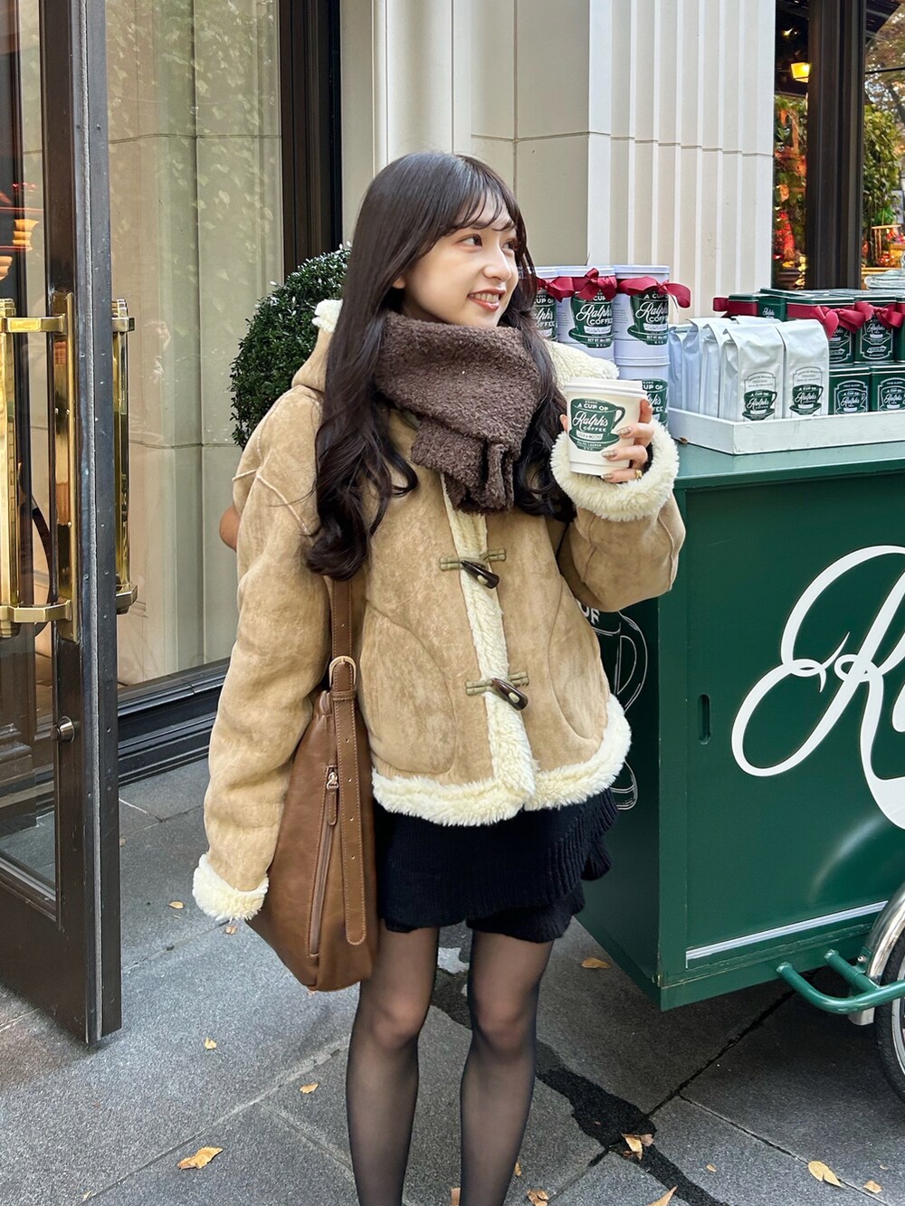 期間限定お値下げ‼️mimi &roger ムートンコート ami｜MINS MINISのムートンコートを使ったコーディネート - WEAR