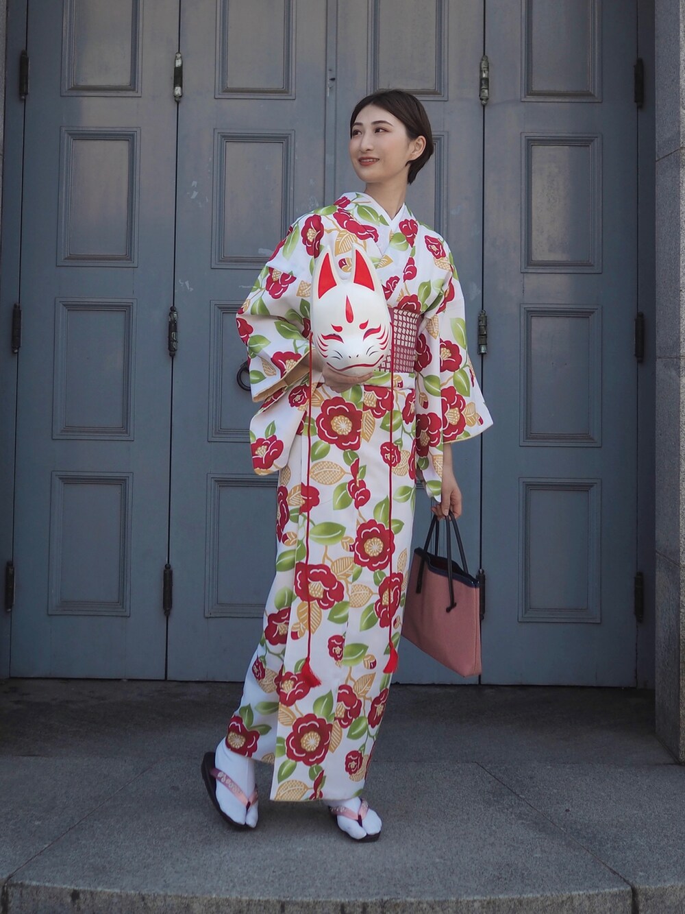 「着物、着物コーデ、レンタル着物、椿、30代コーデ、骨格ナチュラル、高身長女子、ハンサムショート、狐面、カラー×コーデ」｜「レンタル品のアイテム（着物、その他）」を使った、𝐲𝐮𝐫𝐢𝐚𝐧さん（レディース・172cm）の春コーディネートの2枚目の写真