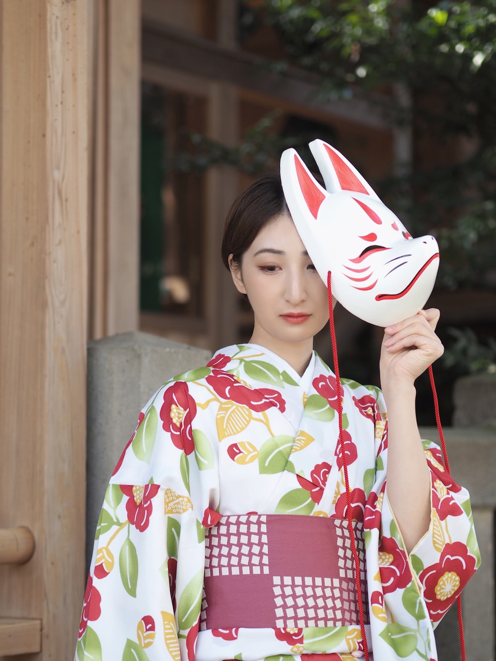 「着物、着物コーデ、レンタル着物、椿、30代コーデ、骨格ナチュラル、高身長女子、ハンサムショート、狐面、カラー×コーデ」｜「レンタル品のアイテム（着物、その他）」を使った、𝐲𝐮𝐫𝐢𝐚𝐧さん（レディース・172cm）の春コーディネートの3枚目の写真