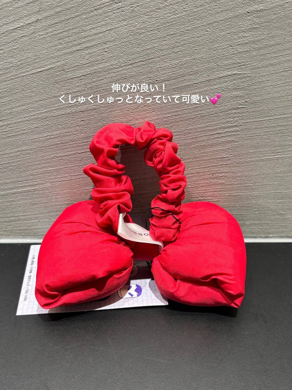 その他のシュシュ、その他のシュシュ、その他のシュシュを着用したレディースの春コーディネートの3枚目の写真
