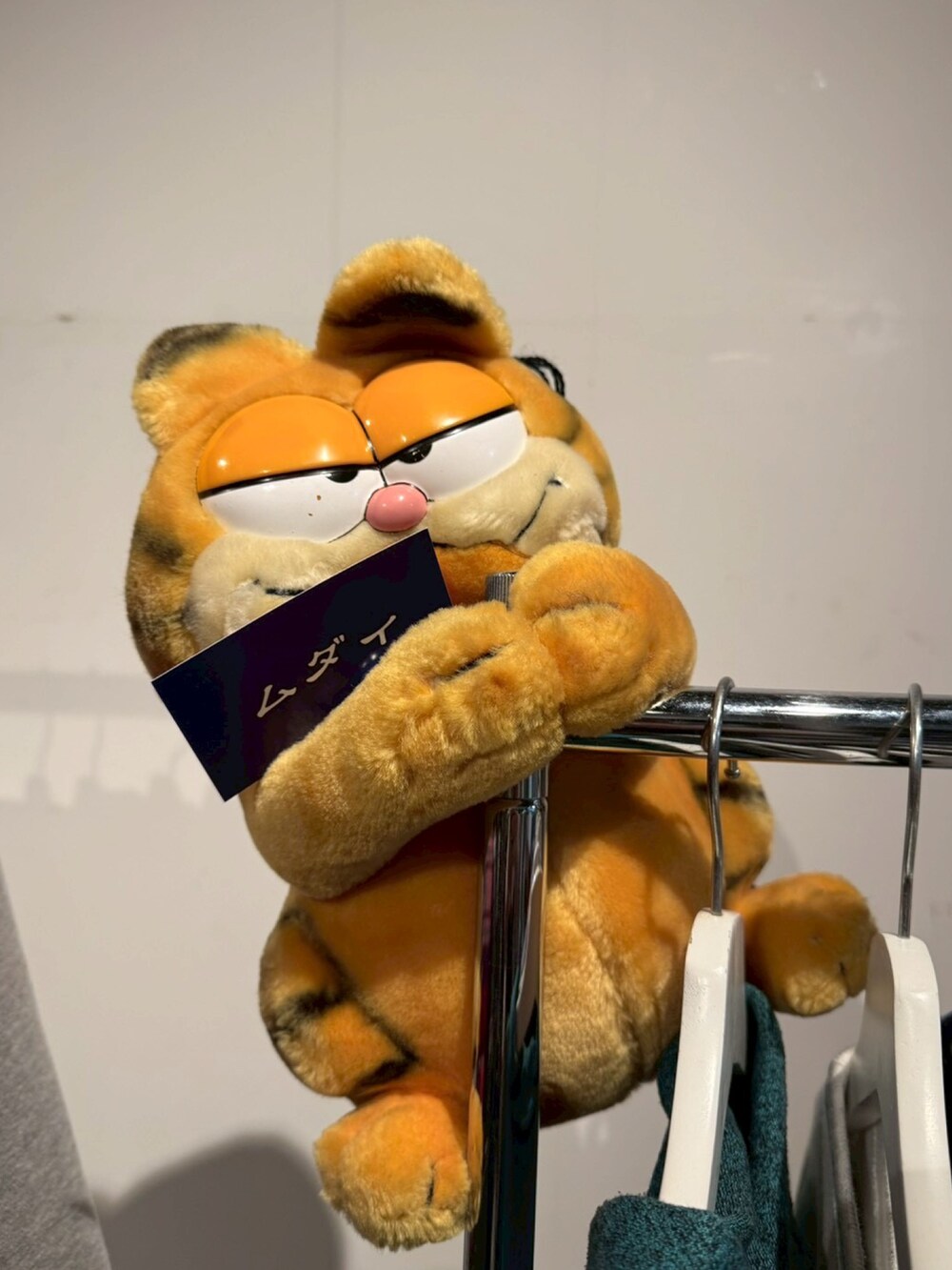 ブラウン系のブーツを着用したメンズの秋コーディネートの4枚目の写真