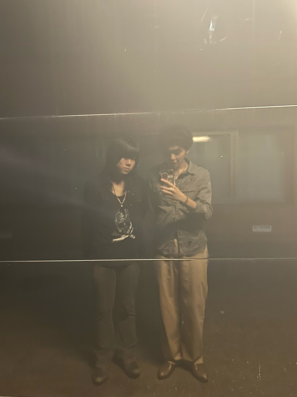 ブラック系のその他を着用したメンズの秋コーディネートの4枚目の写真