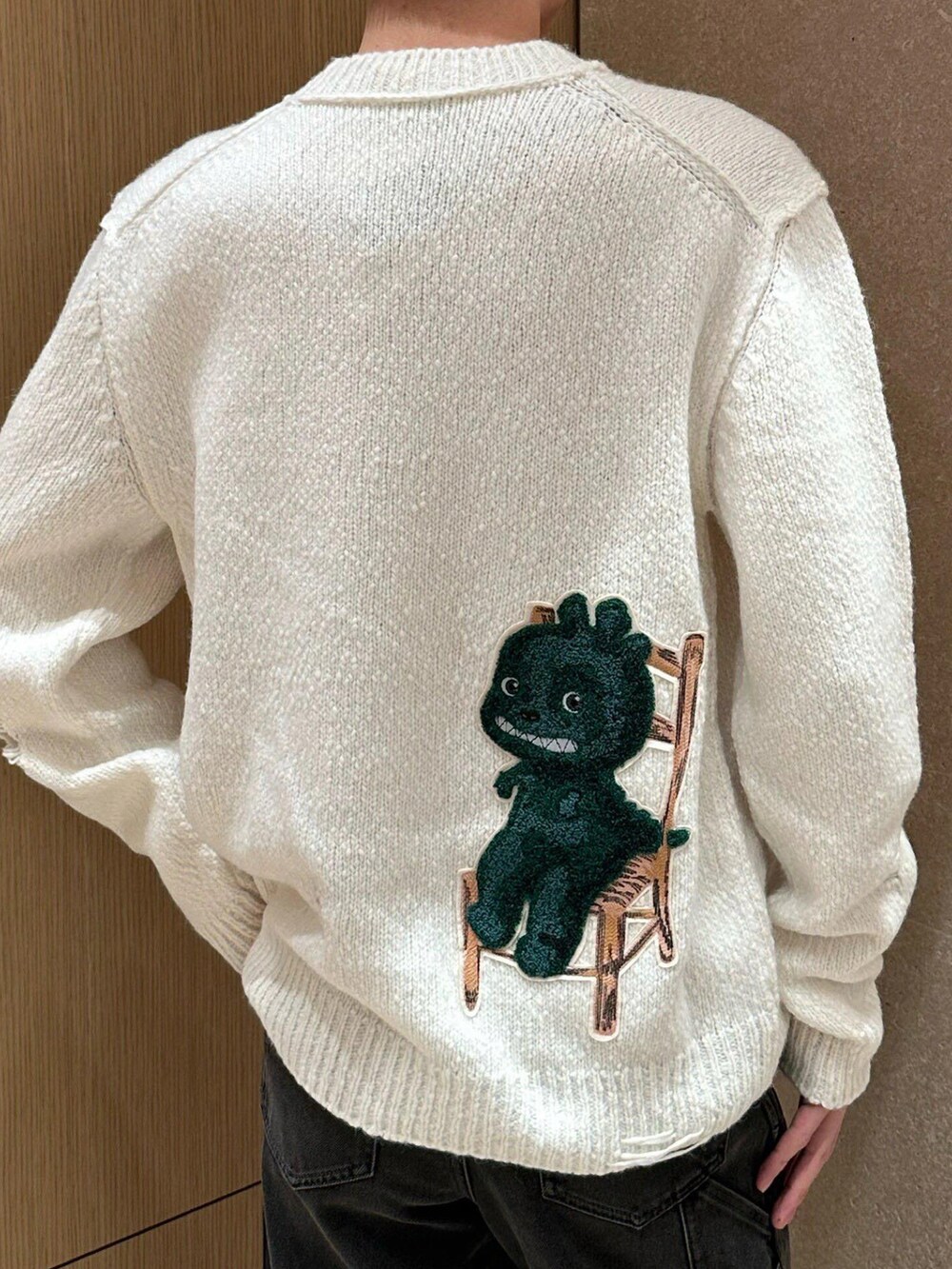 「Dior、Dior HOMME、hongkong、hongkonger、Taiwan、Thailand、ootdfashion、ootd、LS（LOVELESS）、remer、シンプルコーデ、メンズファッション、Y-3、converse、korea」｜「Diorのアイテム（ニット/セーター、ベージュ系）」を使った、Chrome_HKさん（メンズ・173cm）の冬コーディネートの3枚目の写真