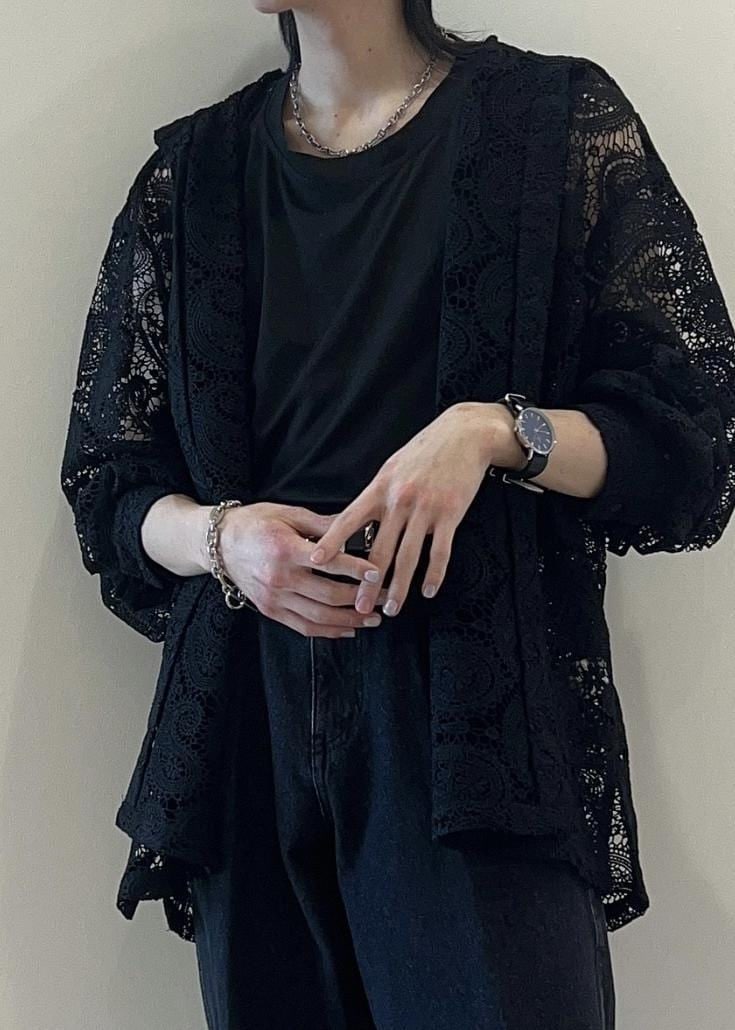「シャツ、デニム、シアーシャツ、レースシャツ、ワイドデニム、春コーデ、デートコーデ、24SS春の新作、低身長」｜「JUNREDのルーズノースリーブカットソー（タンクトップ、ブラック系）」を使った、hikaaa1231さん（メンズ・170cm）の春コーディネートの4枚目の写真