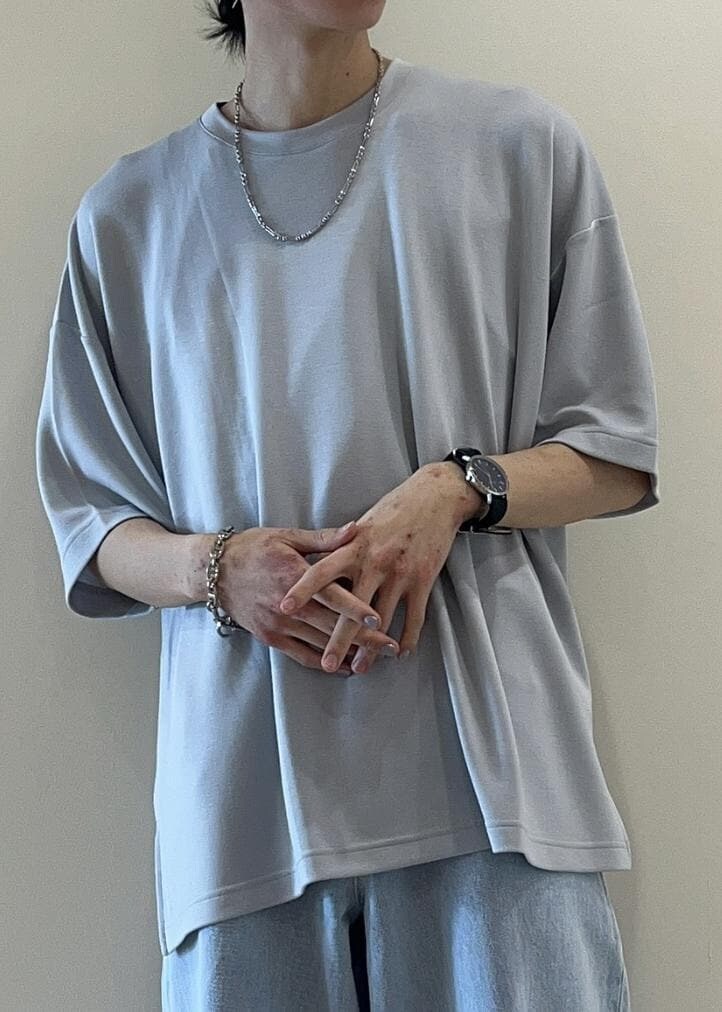 「Tシャツ、デニム、24SS春の新作、低身長、春コーデ、デートコーデ」｜「JUNREDのエアーシルケットルーズTシャツ（Tシャツ/カットソー、グレー系）」を使った、hikaaa1231さん（メンズ・170cm）の春コーディネートの4枚目の写真
