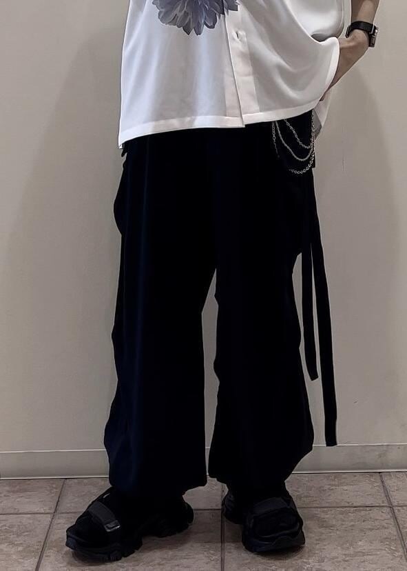 「シャツ、ワイドパンツ、カーゴパンツ、キレイめ、夏コーデ、低身長」｜「JUNREDのital. from JUNRed / bean bracelet connected（ブレスレット、シルバー系）」を使った、hikaaa1231さん（メンズ・170cm）の夏コーディネートの5枚目の写真