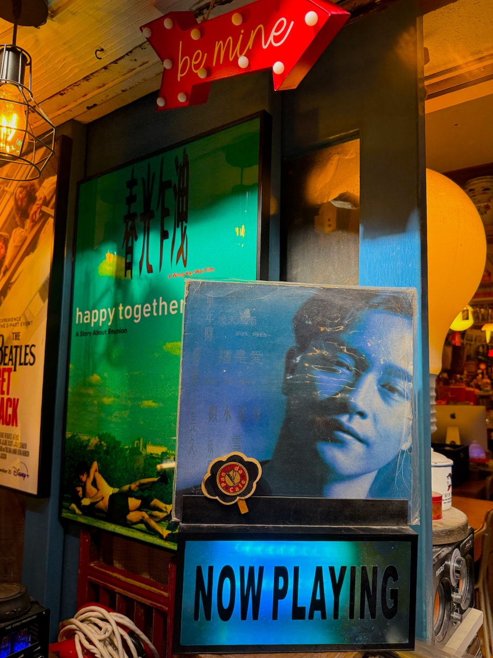 「今日のコーデ、サスペンダー、春色、春服コーデ、お出かけコーデ、Hong Kong、Hong Kong cafe、vintage、Faye Wong」｜「CONVERSEのアイテム（スニーカー、オレンジ系）」を使った、meowmeoweee90さん（レディース・153cm）の春コーディネートの4枚目の写真