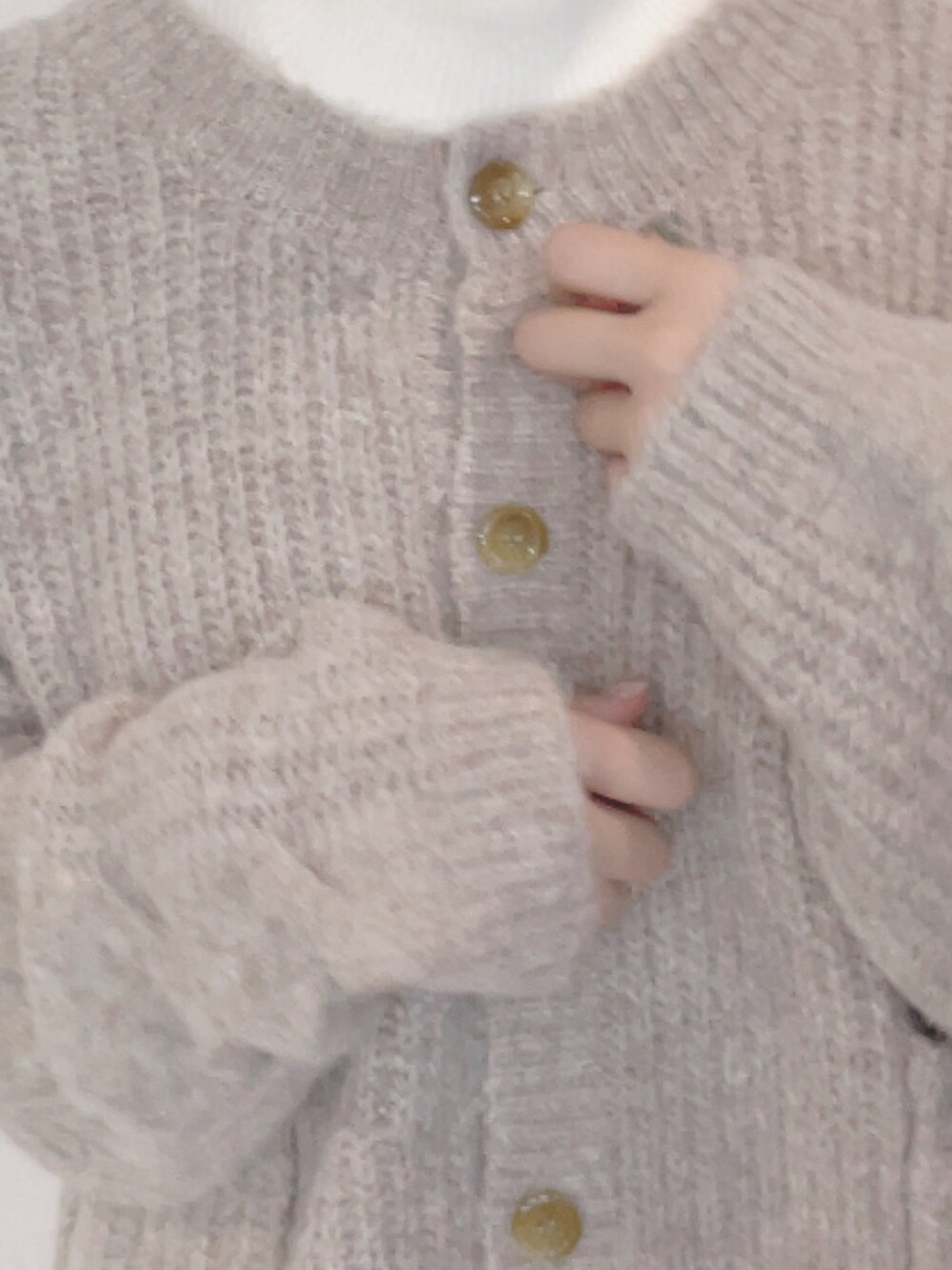 「低身長、おしゃれさんと繋がりたい、ootd、カジュアルコーデ、いいね、save、フォローお願いします🤑、ニットコーデ、あったかコーデ、プチプラ、ガーリー、WEGO、カジュアルガーリー」｜「WEGOのWEGO/パッチポケットケーブルカーディガン（カーディガン/ボレロ、ベージュ系）」を使った、じんももさん（レディース・152cm）の秋コーディネートの4枚目の写真