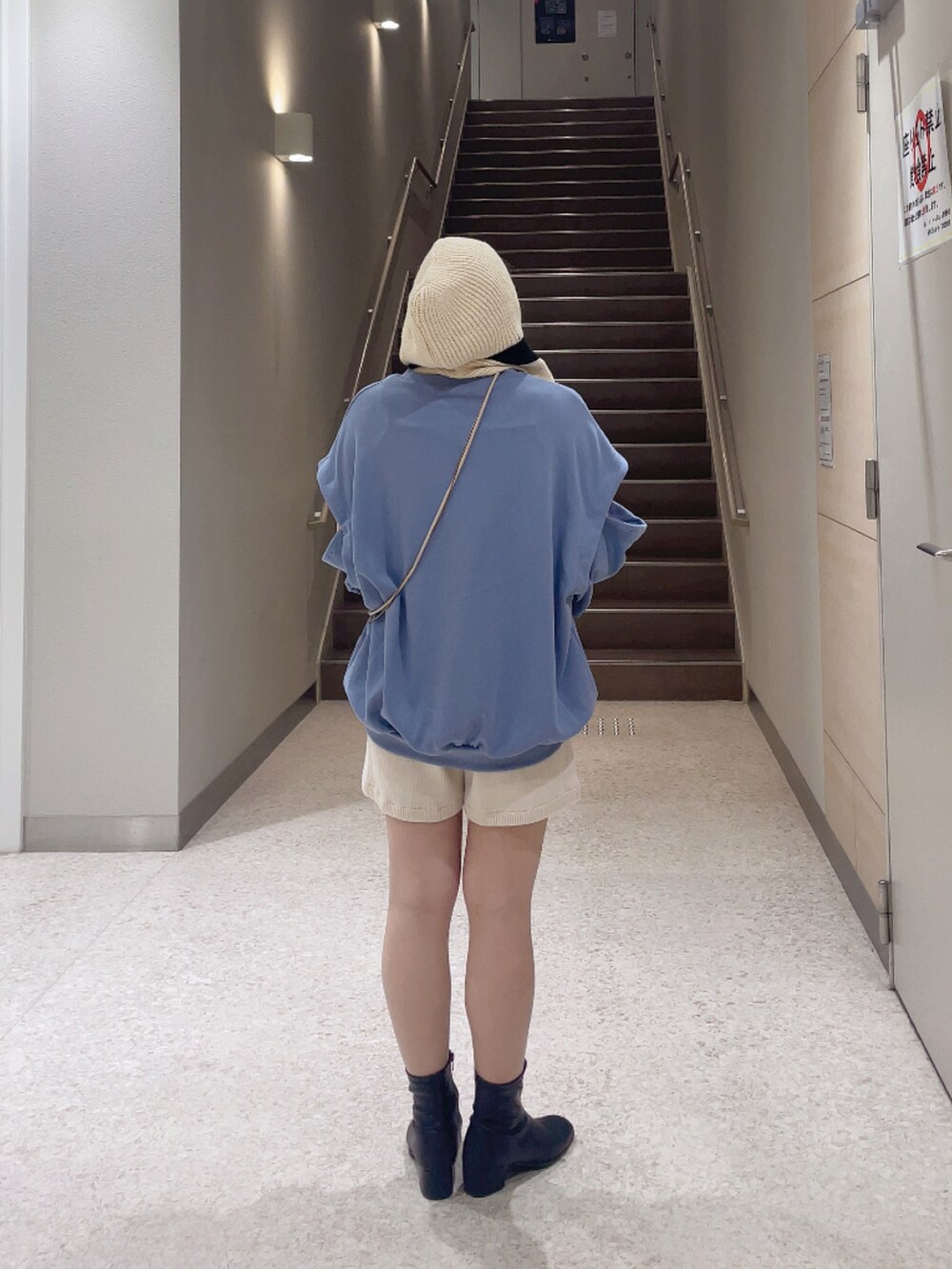「シンプルコーデ、秋冬、お洒落さんとつながりたい、ootd、低身長、ゆるコーデ、プチプラ、冬コーデ、ガーリーコーデ、スウェット、バラクラバ、リブニット、ショートパンツ」｜「WEGOのWEGO/スクエアトゥストレッチショートブーツ（ブーツ、ブラック系）」を使った、じんももさん（レディース・152cm）の秋コーディネートの3枚目の写真