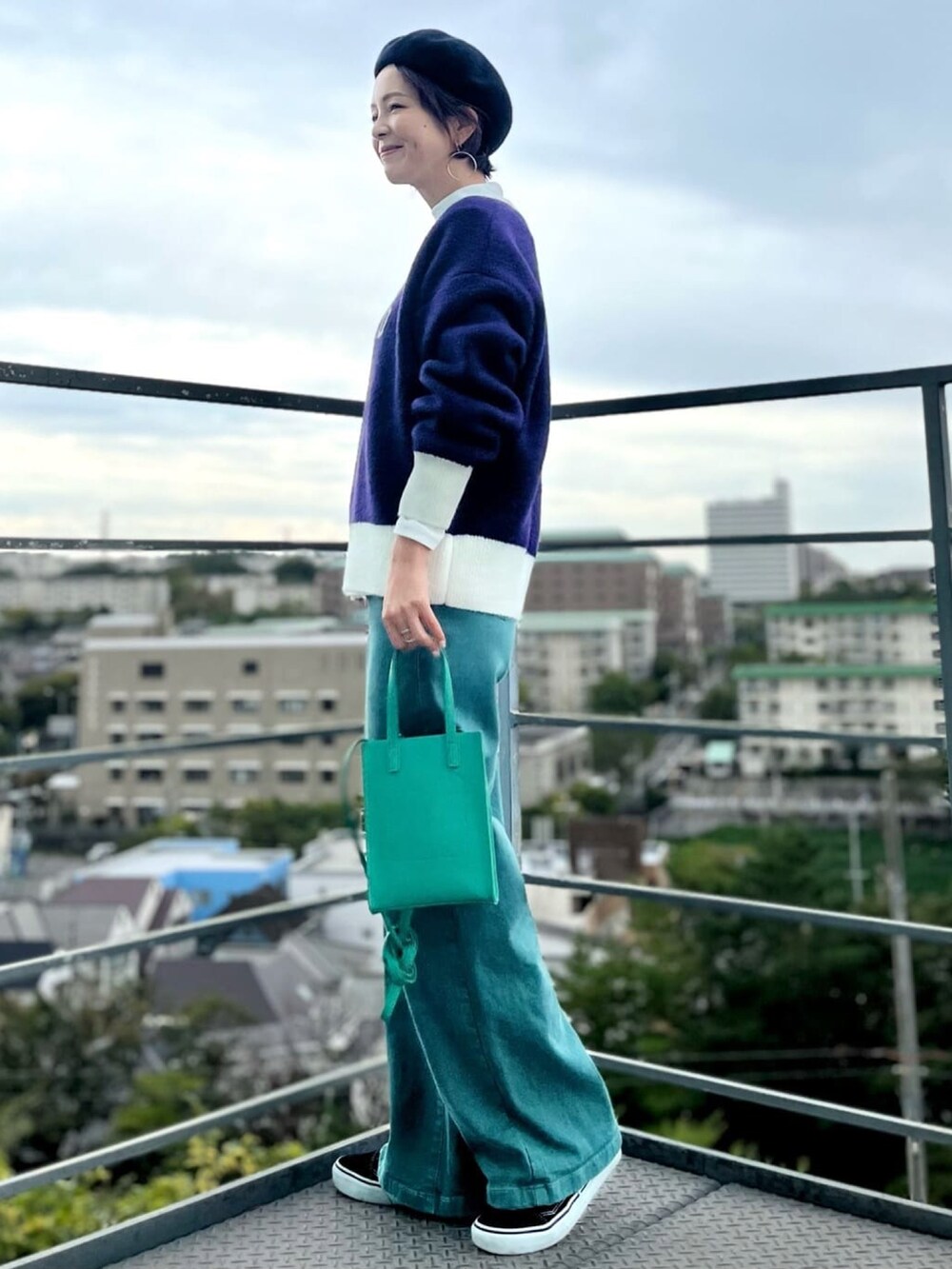 「秋ルック紹介するよ、秋、今日のコーデ、オトナ女子、お洒落さんとつながりたい、大人かわいい、カジュアルコーデ、高身長女子、大人カジュアル」｜「SOMETHINGのアイテム（デニムパンツ、グリーン系）」を使った、chihoさん（レディース・166cm）の秋コーディネートの2枚目の写真