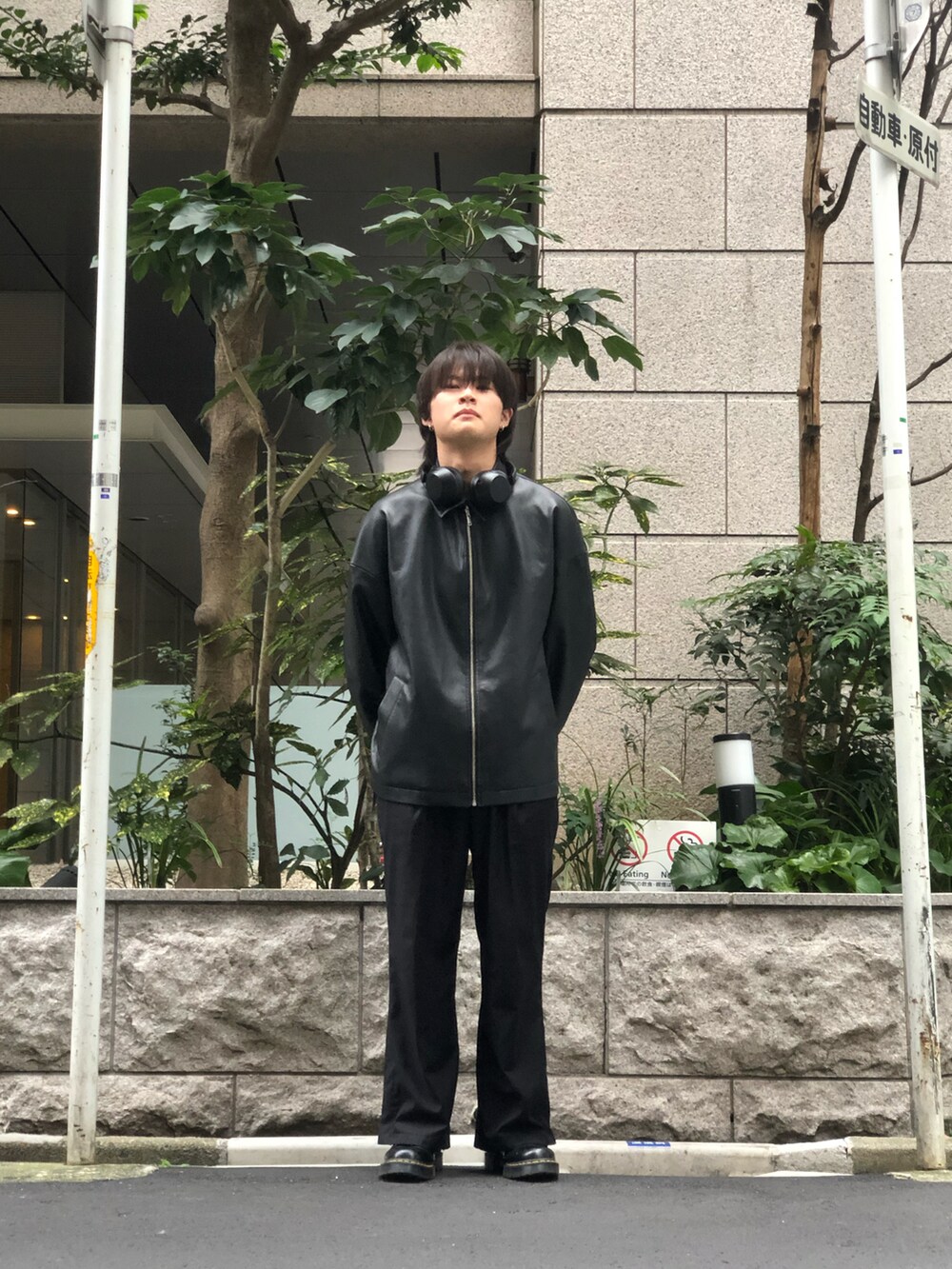「名古屋モード学園」｜「GUのアイテム（ブルゾン、ブラック系）」を使った、りくさん（メンズ・175cm）の秋コーディネートの2枚目の写真