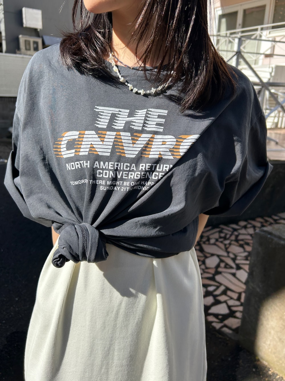 「Tシャツ、Tシャツコーデ、Tシャツワンピ、ワンピ、ワンピース、ワンピーススタイル、白、白ワンピース、アメスリワンピ」｜「Ungridのオーガビッツテレコフィットワンピース（ワンピース、ホワイト系）」を使った、多田詩音さん（レディース・152cm）の夏コーディネートの7枚目の写真