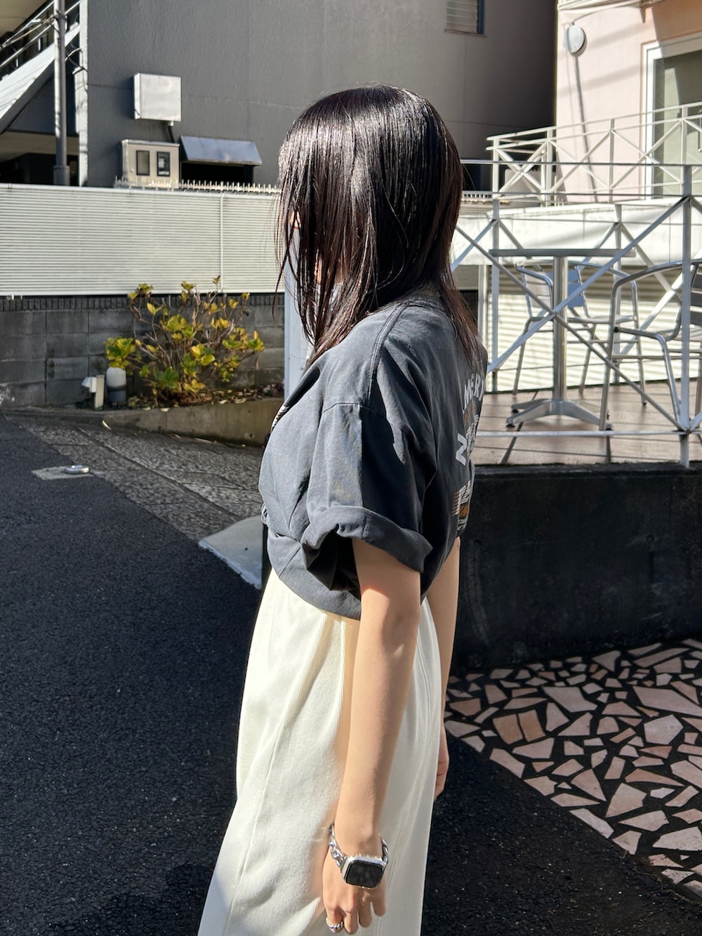 「Tシャツ、Tシャツコーデ、Tシャツワンピ、ワンピ、ワンピース、ワンピーススタイル、白、白ワンピース、アメスリワンピ」｜「Ungridのオーガビッツテレコフィットワンピース（ワンピース、ホワイト系）」を使った、多田詩音さん（レディース・152cm）の夏コーディネートの9枚目の写真