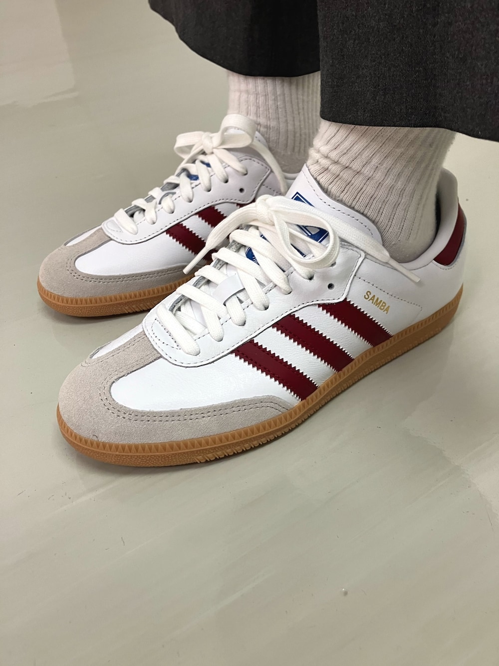 「スウェット、スニーカー、adidas、アディダス、adidas originals、クロップドトップス、アディダスオリジナルス、サンバ、ハーフジップ」｜「adidasのエッセンシャルズ+ スウェット / アディダスオリジナルス adidas Originals（スウェット、ブラック系）」を使った、HYさん（レディース・161cm）の春コーディネートの4枚目の写真