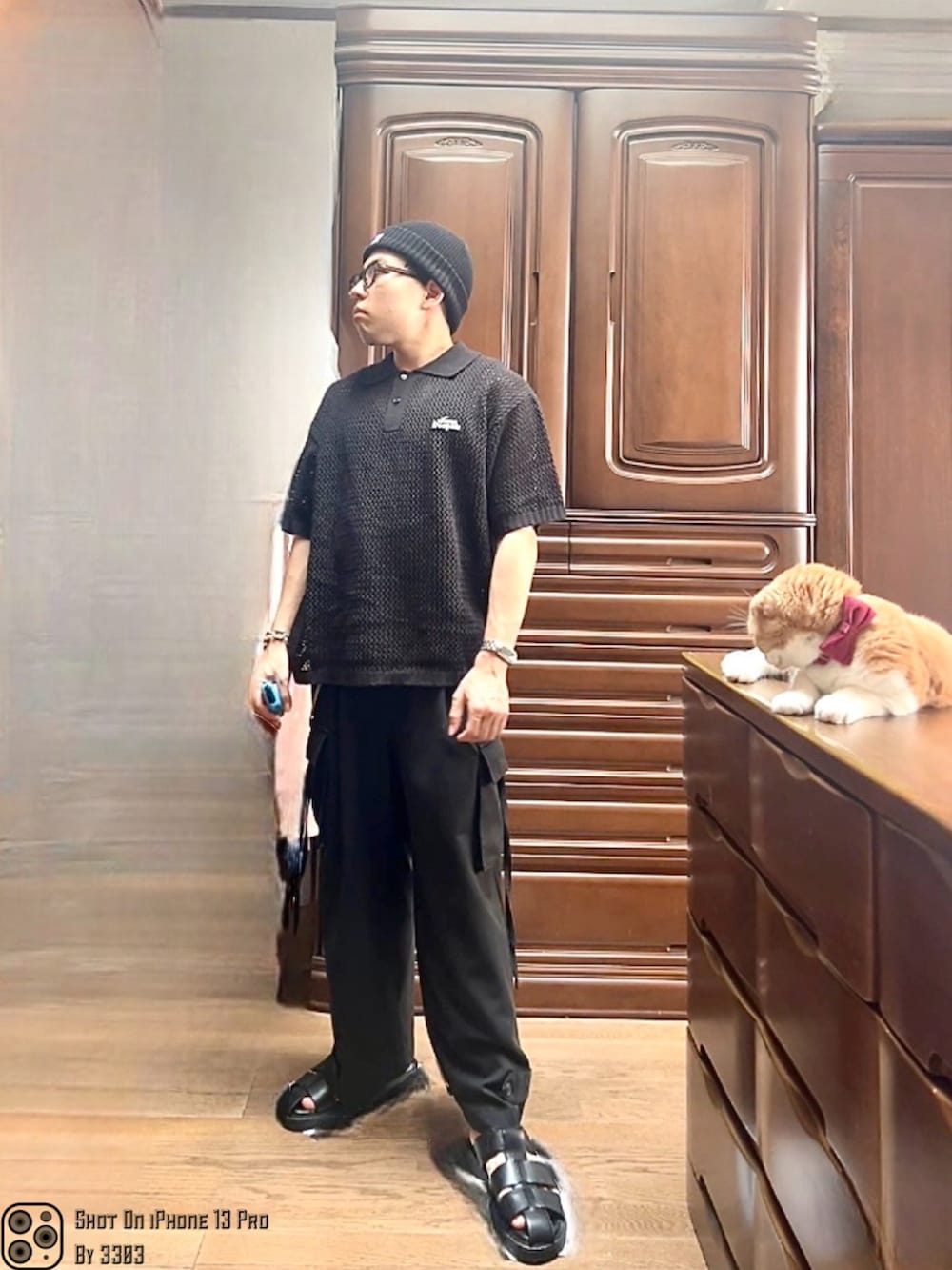 「カーゴパンツ、厚底シューズ、ニット、ポロシャツ、大人コーデ、ビーニー、秋服準備はじめました、サンダル、低身長、低身長コーデ、レザー、シルバーアクセサリー、いいね、save、フォローお願いします🤑、おしゃれさんと繋がりたい、めがね」｜「BEN DAVISのMICRO LOGO COTTON KNIT CAP（ニットキャップ/ビーニー、ブラック系）」を使った、無名さん（メンズ・157cm）の秋コーディネートの2枚目の写真
