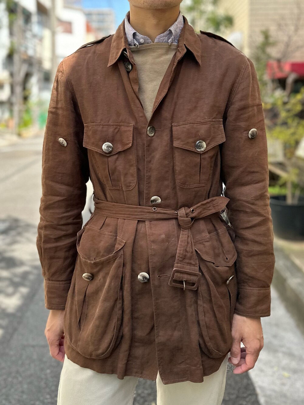 「J.M. WESTONのアイテム（ブーツ、ブラウン系）」を使った、yuusukeさん（メンズ・168cm）の春コーディネートの2枚目の写真