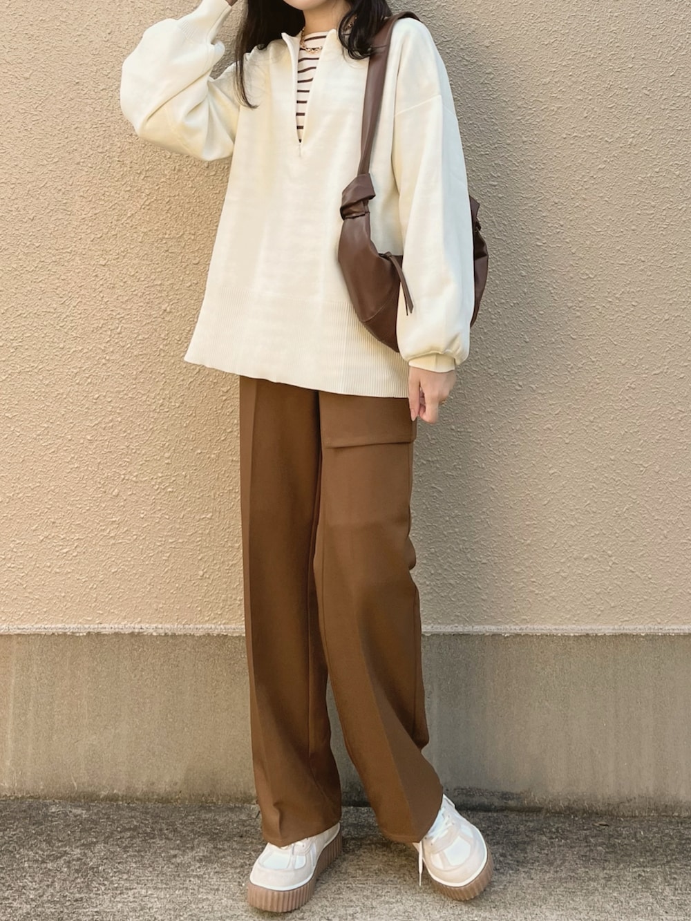 「淡色コーデ、おでかけコーデ、秋服、秋冬コーデ、キレイめ、きれいめカジュアル、ラクチンコーデ、オトナ女子、お洒落さんとつながりたい、秋服コーデ、高身長女子、ハーフジップ、ボーダー、ラップパンツ、しまむら」｜「GeeRAのハーフジップニットプルオーバー（ニット/セーター、ベージュ系）」を使った、mogさん（骨格ストレート・レディース・164cm）の秋コーディネートの2枚目の写真