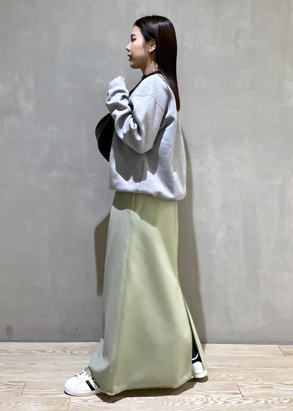 「バッグ、ショルダーバッグ、スニーカー、adidas、アディダス、アニエスベー、agnesb、別注、コラボ、ADAM ET ROPÉ、FEMME、SDGs、サステナブル、骨格ストレート、イエベ」｜「ADAM ET ROPE'の【LES BIJOUX】MIXチェーンネックレス（ネックレス、シルバー系）」を使った、adamtanakaさん（レディース・158cm）の冬コーディネートの6枚目の写真