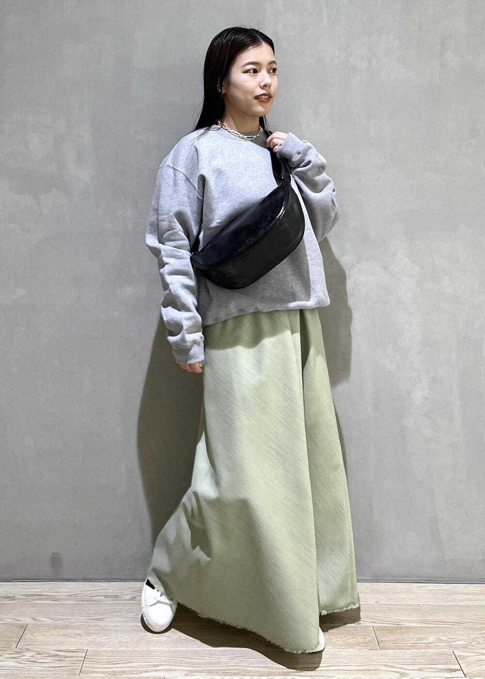 「バッグ、ショルダーバッグ、スニーカー、adidas、アディダス、アニエスベー、agnesb、別注、コラボ、ADAM ET ROPÉ、FEMME、SDGs、サステナブル、骨格ストレート、イエベ」｜「ADAM ET ROPE'の【LES BIJOUX】MIXチェーンネックレス（ネックレス、シルバー系）」を使った、adamtanakaさん（レディース・158cm）の冬コーディネートの3枚目の写真