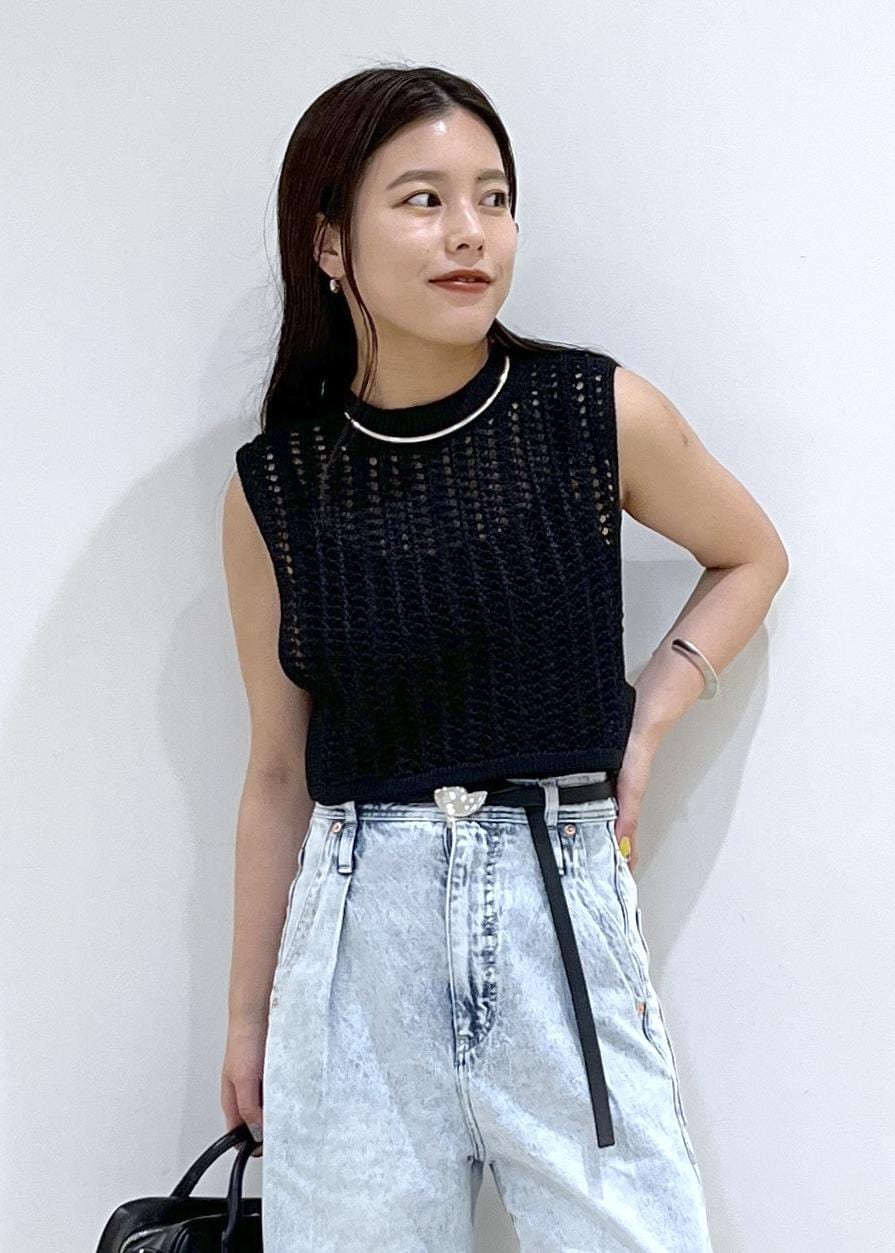 「デニム、サンダル、ブーツ、ベルト、バッグ、ハンドバッグ、ブラックコーデ、ブラック、メッシュ、24ss春の新作、24ss夏の新作、ADAM ET ROPÉ、FEMME、SDGs、サステナブル」｜「ADAM ET ROPE'のストレッチブーツサンダル（ブーツ、ブラック系）」を使った、adamtanakaさん（レディース・158cm）の春コーディネートの6枚目の写真