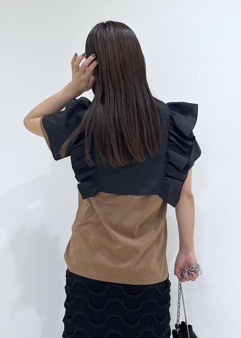 「ビーサン、BIGOTRE、ビゴター、ブラック、REMIRELIEF、タイトスカート、レミレリーフ、ボレロ、ADAM ET ROPÉ、FEMME、SDGs、サステナブル、骨格ストレート、イエベ、きれいめカジュアル」｜「ADAM ET ROPE'のカットメッシュスカート（スカート、ブラック系）」を使った、adamtanakaさん（レディース・158cm）の夏コーディネートの8枚目の写真