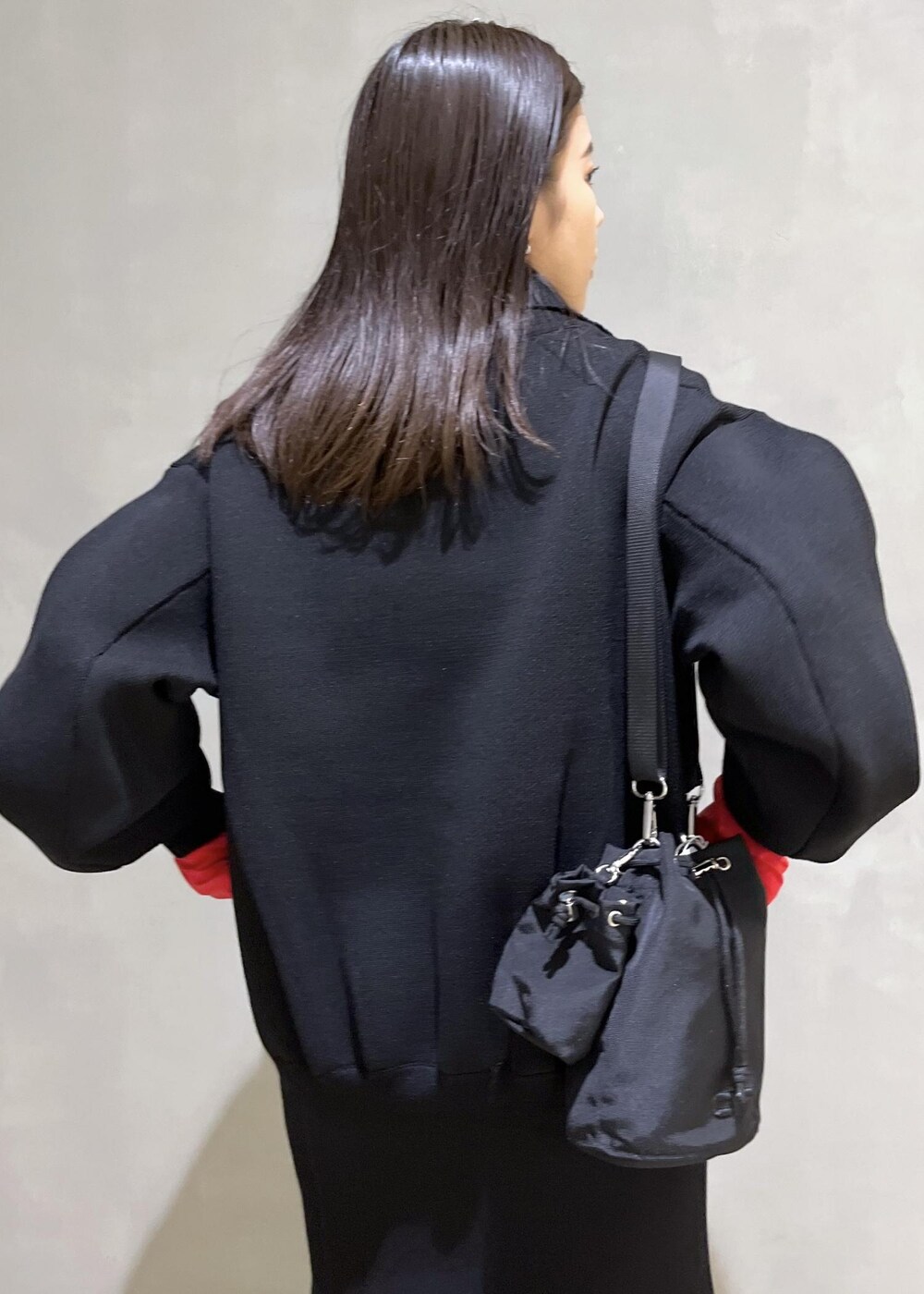 「ロングブーツ、バッグ、ショルダーバッグ、ブラック、baserange、ベースレンジ、カットソー、ロンT、ネックレス、アクセサリー、ADAM ET ROPÉ、FEMME、SDGs、サステナブル、骨格ストレート」|「ADAM ET ROPE'のナロースクエアトゥロングブーツ(ブーツ、ブラック系)」を使った、adamtanakaさん(レディース・158cm)の秋コーディネートの8枚目の写真