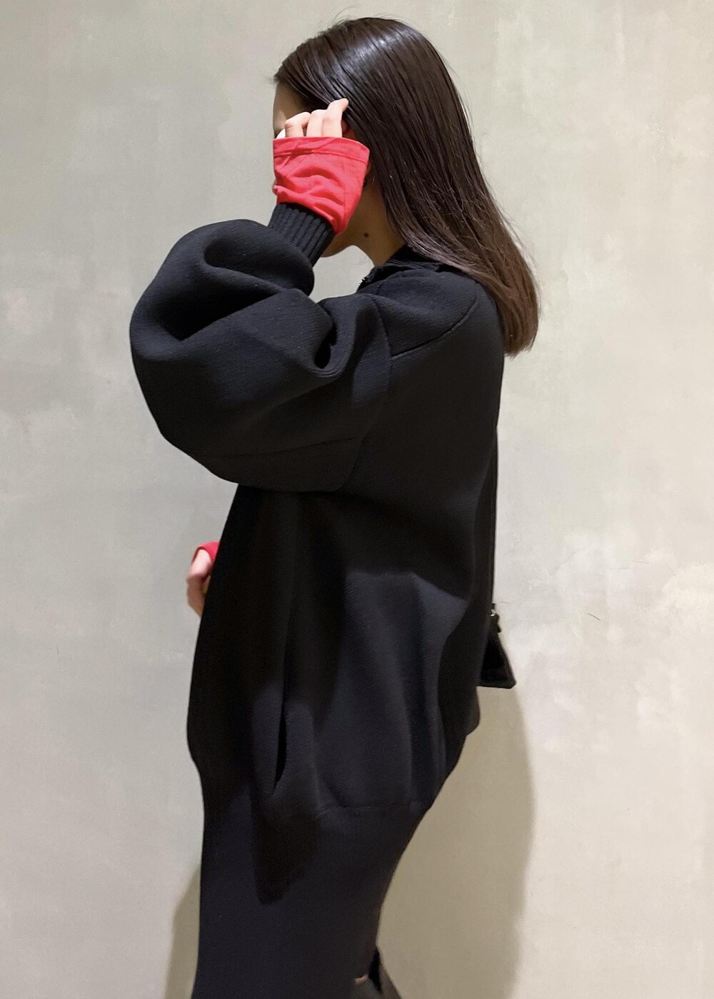 「ロングブーツ、バッグ、ショルダーバッグ、ブラック、baserange、ベースレンジ、カットソー、ロンT、ネックレス、アクセサリー、ADAM ET ROPÉ、FEMME、SDGs、サステナブル、骨格ストレート」|「ADAM ET ROPE'のナロースクエアトゥロングブーツ(ブーツ、ブラック系)」を使った、adamtanakaさん(レディース・158cm)の秋コーディネートの9枚目の写真