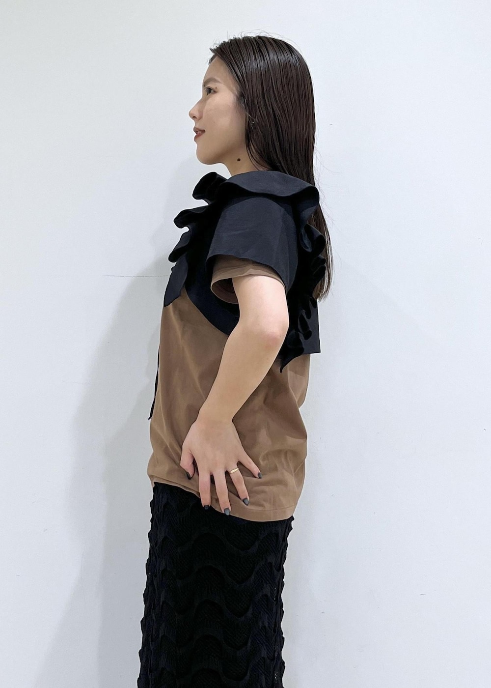 「ビーサン、BIGOTRE、ビゴター、ブラック、REMIRELIEF、タイトスカート、レミレリーフ、ボレロ、ADAM ET ROPÉ、FEMME、SDGs、サステナブル、骨格ストレート、イエベ、きれいめカジュアル」｜「ADAM ET ROPE'のカットメッシュスカート（スカート、ブラック系）」を使った、adamtanakaさん（レディース・158cm）の夏コーディネートの7枚目の写真