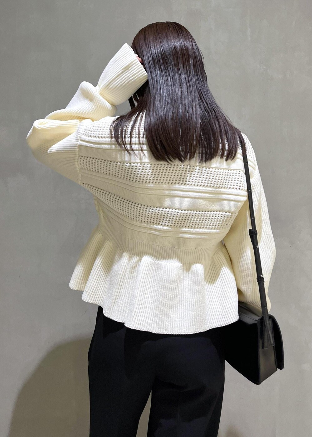 「バッグ、ワイドパンツ、ペプラム、WEB限定、WEB限定商品、WEB限定アイテム、AER、ADAM ET ROPÉ、FEMME、SDGs、サステナブル、骨格ストレート、イエベ、きれいめ、きれいめカジュアル」｜「ADAM ET ROPE'のエナメルウォレットショルダーバッグ（ショルダーバッグ、ブラック系）」を使った、adamtanakaさん（レディース・158cm）の冬コーディネートの8枚目の写真