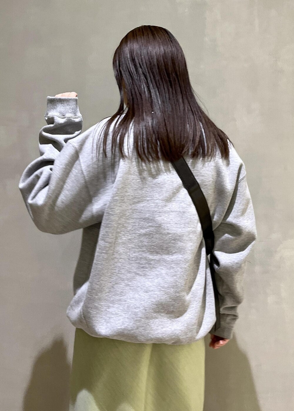 「バッグ、ショルダーバッグ、スニーカー、adidas、アディダス、アニエスベー、agnesb、別注、コラボ、ADAM ET ROPÉ、FEMME、SDGs、サステナブル、骨格ストレート、イエベ」｜「ADAM ET ROPE'の【LES BIJOUX】MIXチェーンネックレス（ネックレス、シルバー系）」を使った、adamtanakaさん（レディース・158cm）の冬コーディネートの9枚目の写真