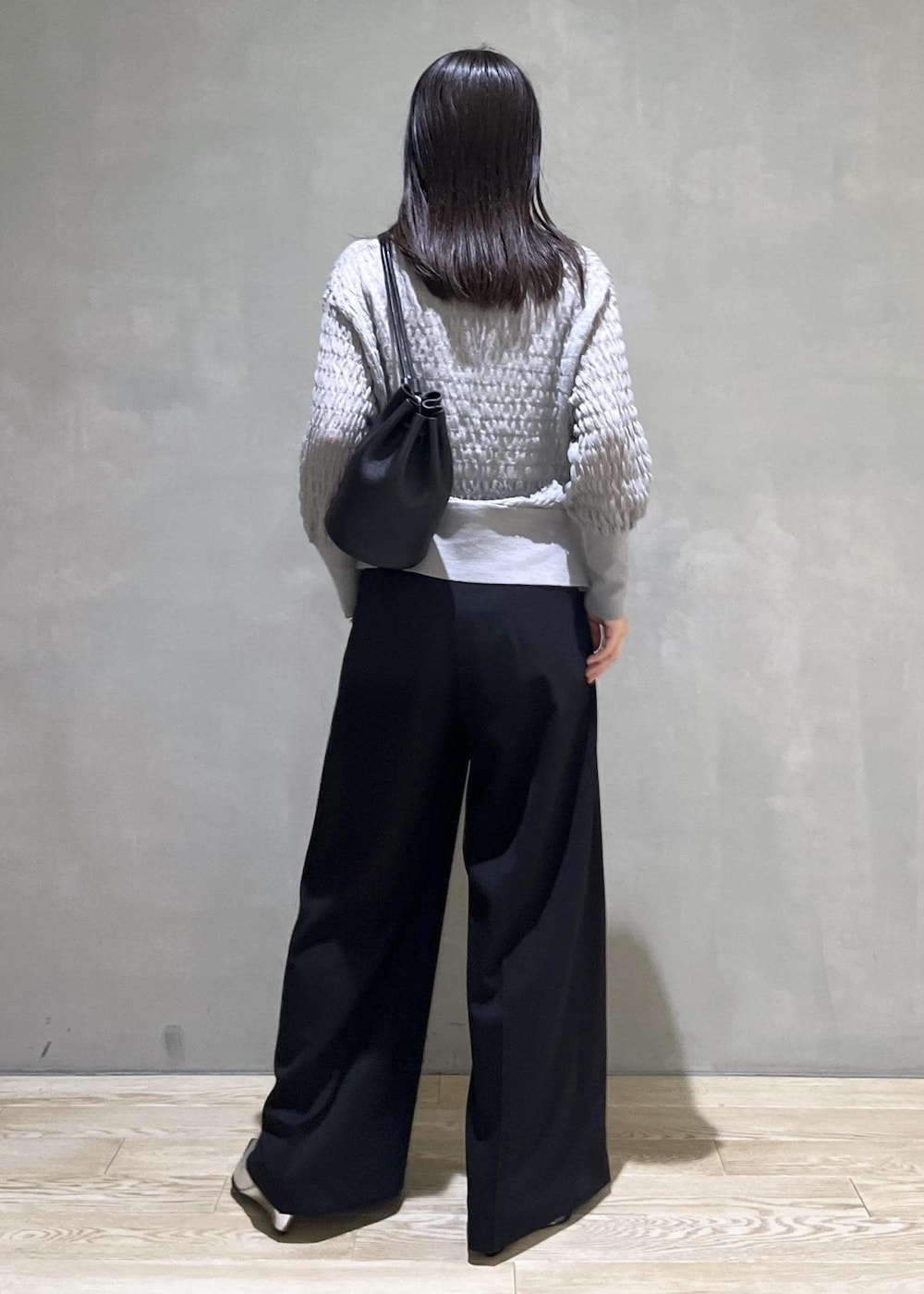 「Hai、ハイ、WEB限定、WEB限定商品、WEB限定アイテム、シアー、ペプラム、カーディガン、Aeta、アエタ、バッグ、アクセサリー、ネックレス、ブラック、グレー」｜「haiの【HAI】FRANCES NECKLACE（ネックレス、ブラック系）」を使った、adamtanakaさん（レディース・158cm）の夏コーディネートの3枚目の写真