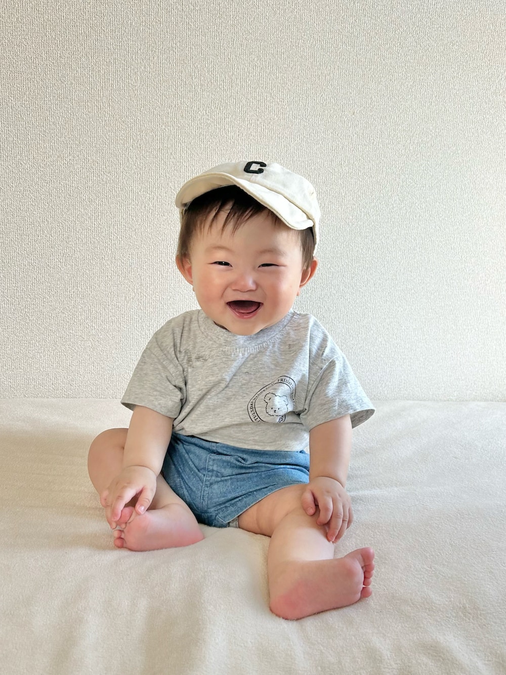 「韓国子供服、夏コーデ、シンプルコーデ、ハーフパンツ、男の子、おとこのこーで、ベビーファッション、おとこのこスタイル、ベビー服、ベビーコーデ、カジュアルコーデ、キャップ、詳細はInstagram、男の子ベビー服、このスタイルがお気に入り」｜「astrum.のアイテム（その他ベビーウェア、グレー系）」を使った、sorucodeさん（キッズ・70cm）の夏コーディネートの2枚目の写真