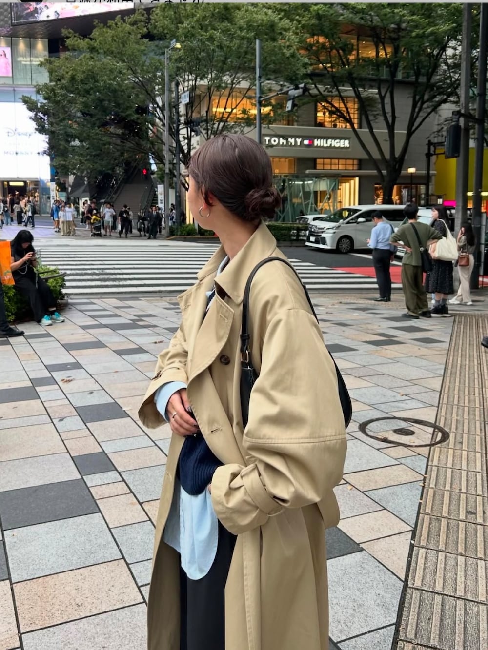「トレンチコート、秋、秋コーデ、秋冬コーデ、秋服準備はじめました、秋服、秋先取りコーデ、コート、コートスタイル、韓国、韓国ファッション、韓国コーデ、シンプルコーデ、シンプルスタイル、シンプル」｜「fredy emueの【発売のたびに即完売する大人気アイテム】袖ボリュームトレンチコート（トレンチコート、ベージュ系）」を使った、kurikiさん（レディース・160cm）の夏コーディネートの4枚目の写真