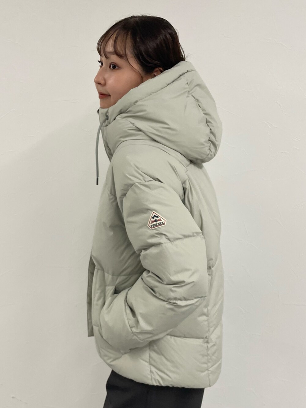 「fredy emueのメランジライクイージースラックス（スラックス、グレー系）」を使った、kurikiさん（レディース・160cm）の秋コーディネートの2枚目の写真