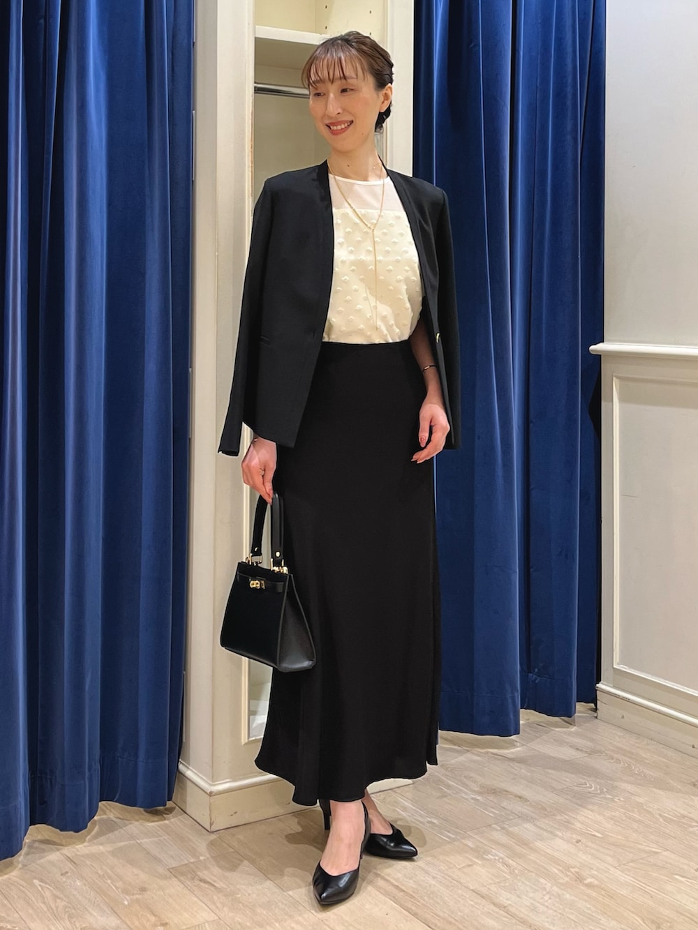 「お出かけコーデ、シアートップス、モノトーン、セットアップ、大人コーデ、大人女子、ジャケット、ジャケットスタイル、ジャケットコーデ、ノーカラージャケット、ナロースカート、ロングスカート、マーメイドスカート、ノーリーズ、キレイめ」|「NOLLEY’S Sophiの《セットアップ対応》ウォッシャブルツイルノーカラージャケット(ノーカラージャケット、ブラック系)」を使った、nol ikeoさん(骨格ウェーブ・レディース・160cm)の春コーディネートの6枚目の写真
