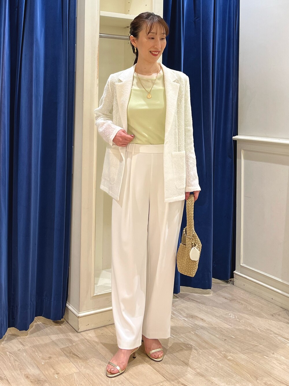 「春色、春めき満開コーデ、シアートップス、大人カジュアル、春服コーデ、カラーコーデ、春カラー、大人コーデ、テーラードジャケット、ホワイトコーデ、ジャケット、ジャケットスタイル、ノーリーズ、イージーパンツ、きれいめカジュアル」|「NOLLEY’Sの《セットアップ対応》ウォッシャブルツイルイージータックワイドパンツ(その他パンツ、ホワイト系)」を使った、nol ikeoさん(骨格ウェーブ・レディース・160cm)の春コーディネートの6枚目の写真