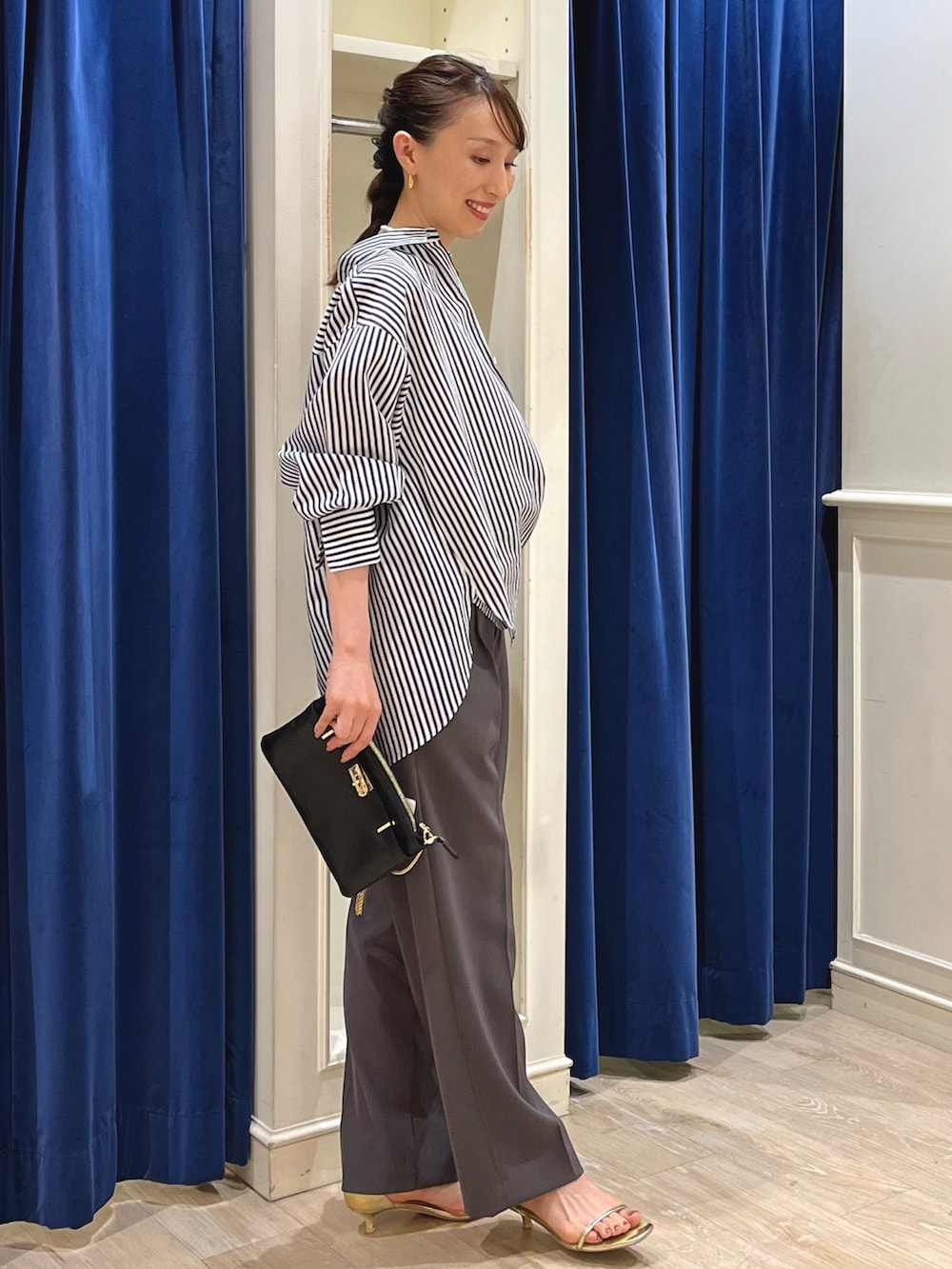 「きれいめカジュアル、パンツコーデ、シャツスタイル、ストライプシャツ、ビッグシルエット、オーバーサイズ、ワイドパンツ、タックパンツ、カシュクール、シャツ、ビッグシャツ、ノーリーズ、大人カジュアル、シャツコーデ、パンツスタイル」|「NOLLEY’Sのパールインメタボールネックレス(ネックレス、ホワイト系)」を使った、nol ikeoさん(レディース・160cm)の夏コーディネートの8枚目の写真