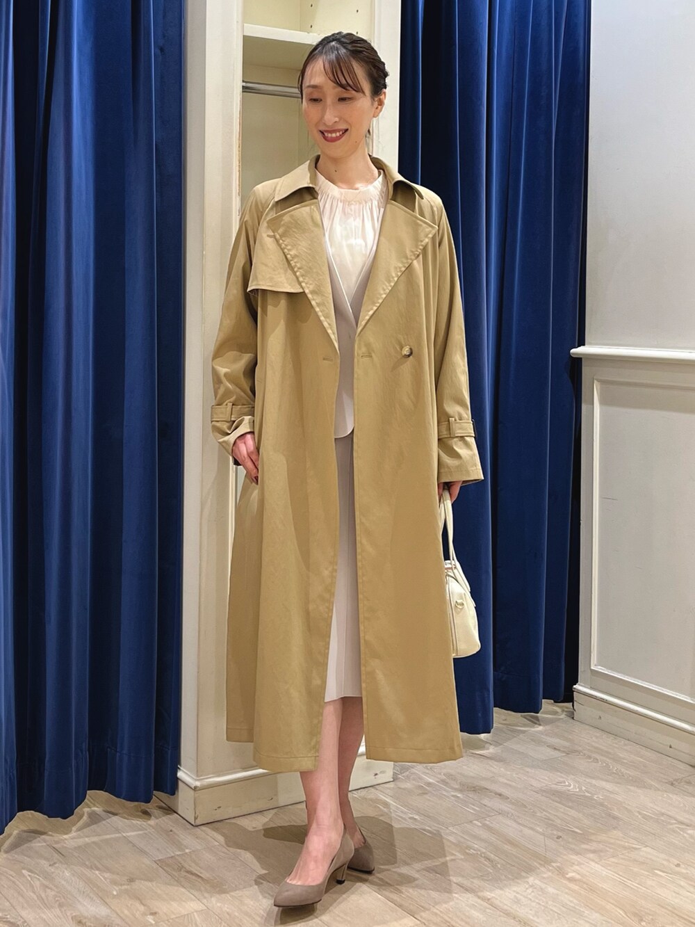 「オトナ女子、オフィスカジュアル、入学式、キレイめ、タイトスカート、ジャケットスタイル、トレンチコート、通勤コーデ、スーツスタイル、スーツ、ノーカラージャケット、春アウター、ノーリーズ、ジャケット、コート」|「NOLLEY’Sの【grace grace/グラスグラス】10K ペタルチェーンピアス(ピアス(両耳用)、ゴールド系)」を使った、nol ikeoさん(骨格ウェーブ・レディース・160cm)の冬コーディネートの3枚目の写真