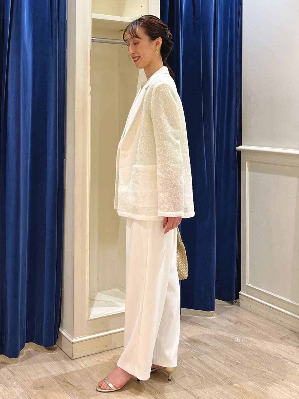 「春色、春めき満開コーデ、シアートップス、大人カジュアル、春服コーデ、カラーコーデ、春カラー、大人コーデ、テーラードジャケット、ホワイトコーデ、ジャケット、ジャケットスタイル、ノーリーズ、イージーパンツ、きれいめカジュアル」|「NOLLEY’Sの《セットアップ対応》ウォッシャブルツイルイージータックワイドパンツ(その他パンツ、ホワイト系)」を使った、nol ikeoさん(骨格ウェーブ・レディース・160cm)の春コーディネートの9枚目の写真
