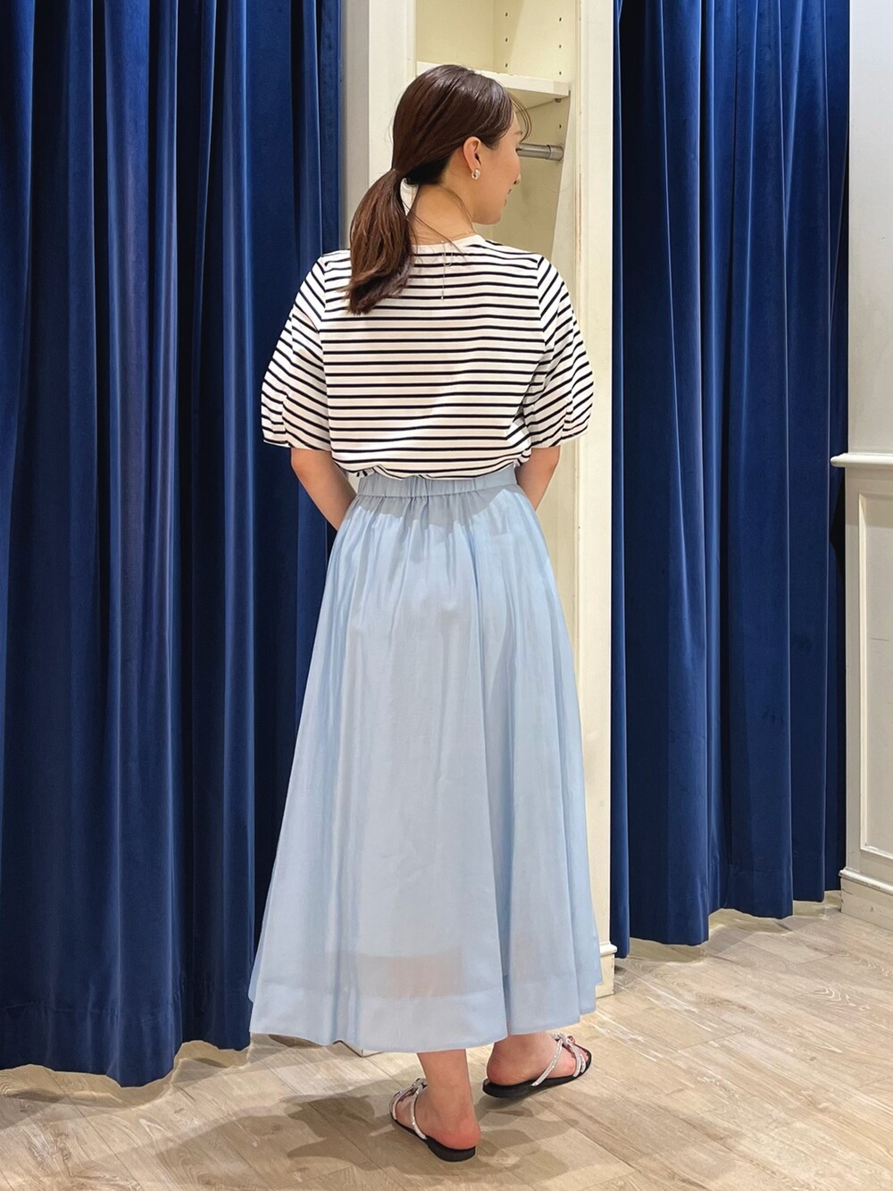「パステルカラー、春夏コーデ、夏コーデ、カットソー、ボーダー、ボーダートップス、パフスリーブ、Tシャツ、シアー、フレアスカート、スカート、きれいめカジュアル、ノーリーズ、かごバッグ、マリン」|「NOLLEY’S Sophiのパドルクリップイヤリング&イヤーカフ(イヤリング、シルバー系)」を使った、nol ikeoさん(レディース・160cm)の春コーディネートの9枚目の写真