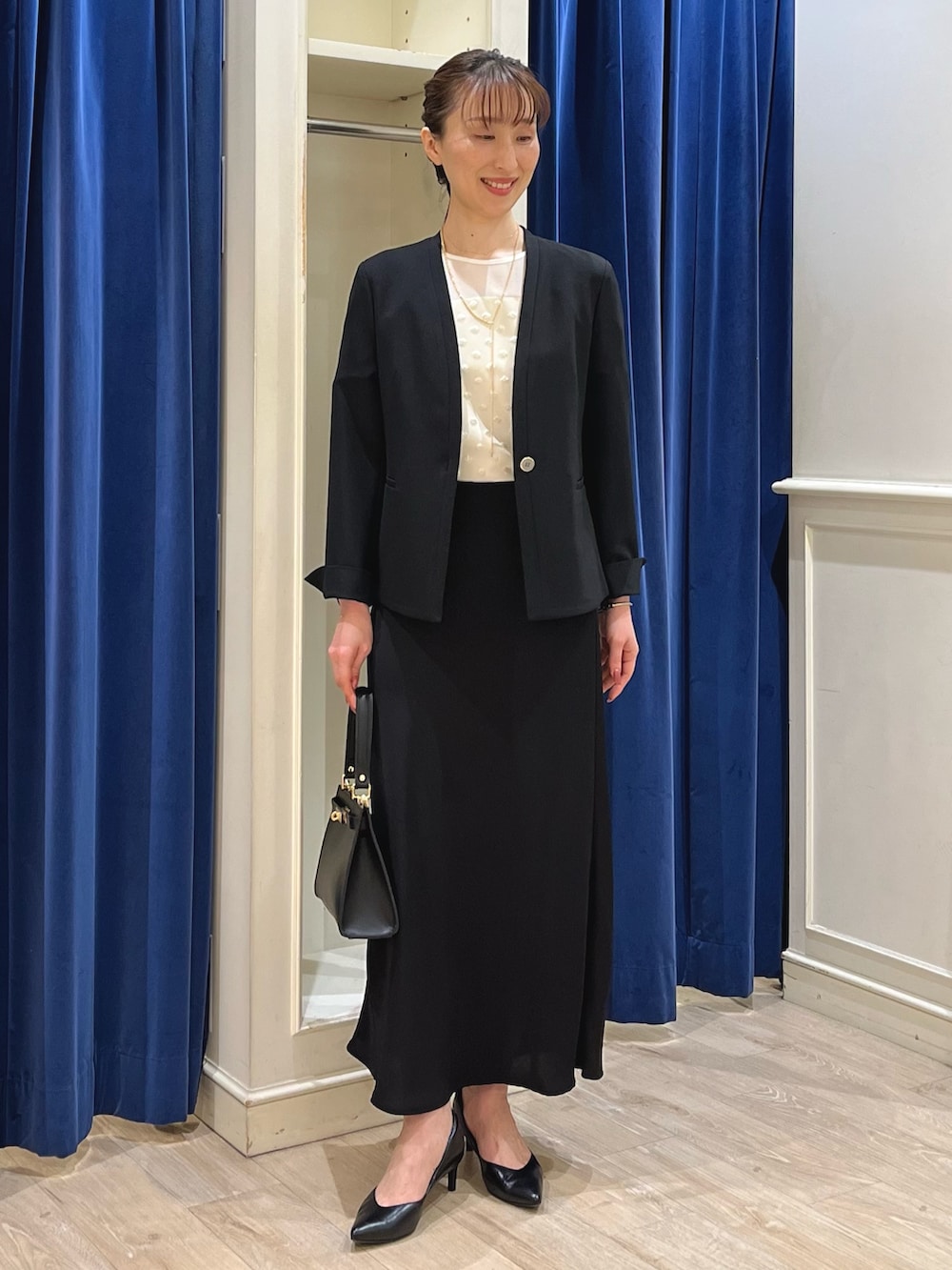 「お出かけコーデ、シアートップス、モノトーン、セットアップ、大人コーデ、大人女子、ジャケット、ジャケットスタイル、ジャケットコーデ、ノーカラージャケット、ナロースカート、ロングスカート、マーメイドスカート、ノーリーズ、キレイめ」|「NOLLEY’S Sophiの《セットアップ対応》ウォッシャブルツイルノーカラージャケット(ノーカラージャケット、ブラック系)」を使った、nol ikeoさん(骨格ウェーブ・レディース・160cm)の春コーディネートの2枚目の写真