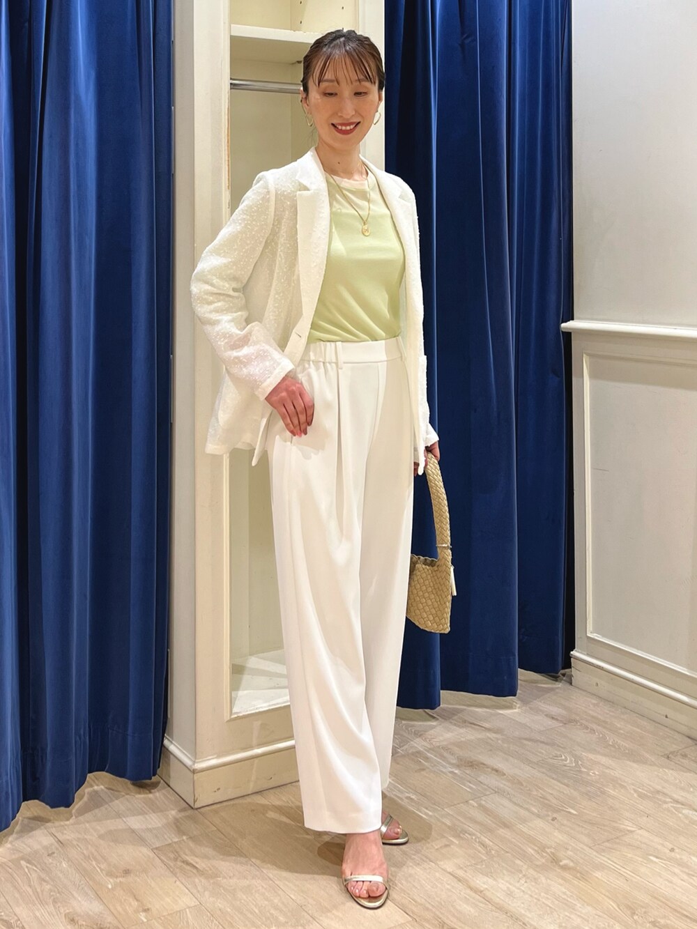 「春色、春めき満開コーデ、シアートップス、大人カジュアル、春服コーデ、カラーコーデ、春カラー、大人コーデ、テーラードジャケット、ホワイトコーデ、ジャケット、ジャケットスタイル、ノーリーズ、イージーパンツ、きれいめカジュアル」|「NOLLEY’Sの《セットアップ対応》ウォッシャブルツイルイージータックワイドパンツ(その他パンツ、ホワイト系)」を使った、nol ikeoさん(骨格ウェーブ・レディース・160cm)の春コーディネートの7枚目の写真
