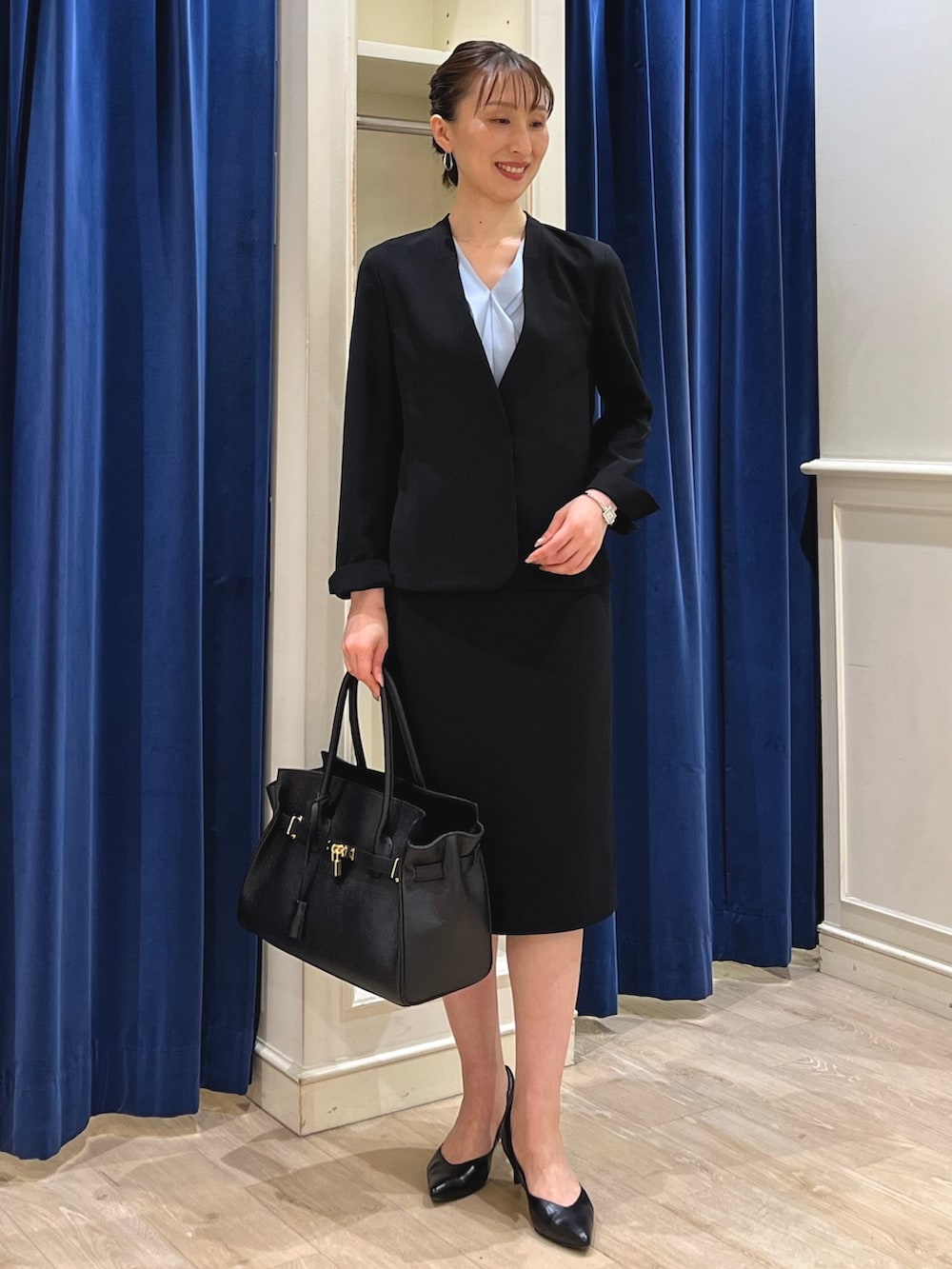 「モノトーン、トートバッグ、大人女子、スーツ、スーツスタイル、ジャケット、ジャケットスタイル、ノーカラージャケット、タイトスカート、通勤コーデ、キレイめ、ノーリーズ、ブラック、オケージョン、フォーマル」|「NOLLEY’S Sophiの《セットアップ対応》ウォッシャブル強撚ライトジャケット(ノーカラージャケット、ブラック系)」を使った、nol ikeoさん(骨格ウェーブ・レディース・160cm)の春コーディネートの10枚目の写真