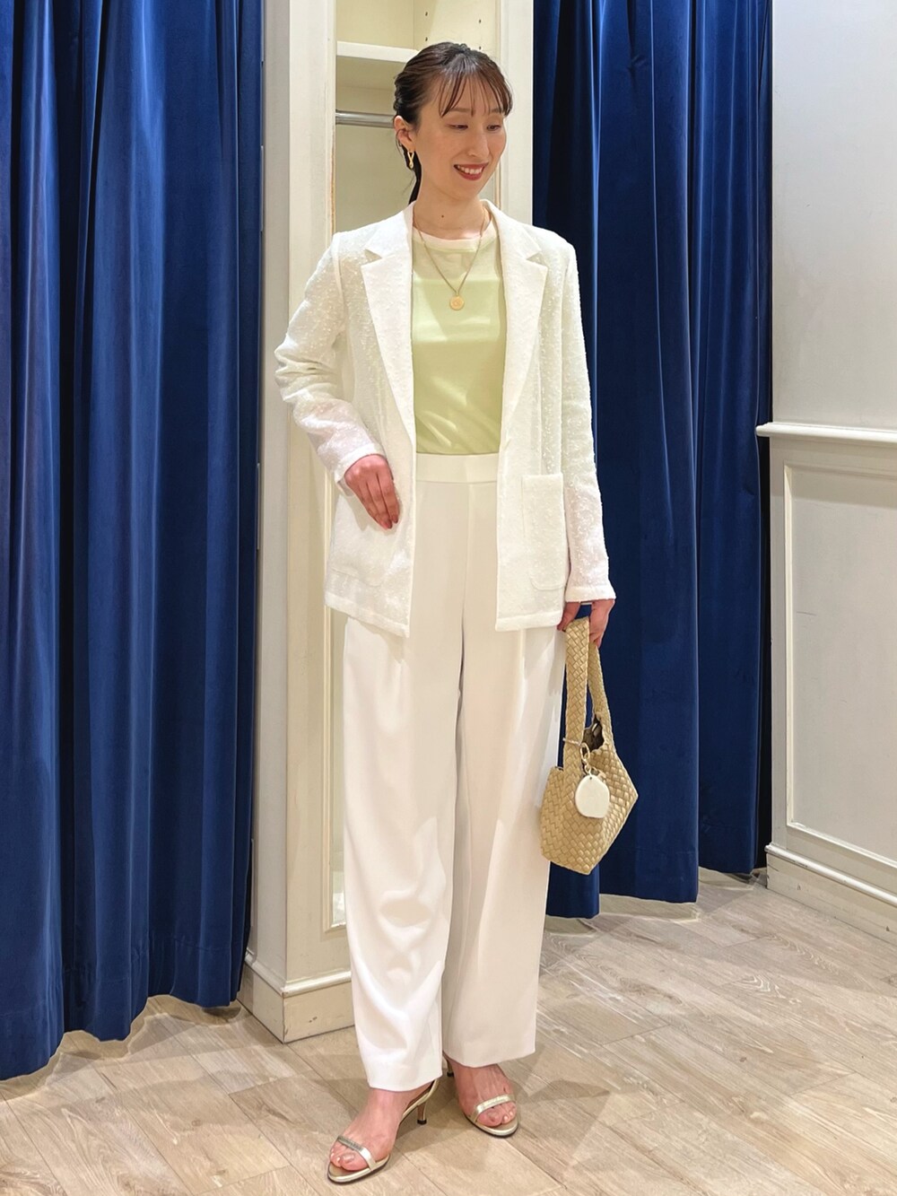 「春色、春めき満開コーデ、シアートップス、大人カジュアル、春服コーデ、カラーコーデ、春カラー、大人コーデ、テーラードジャケット、ホワイトコーデ、ジャケット、ジャケットスタイル、ノーリーズ、イージーパンツ、きれいめカジュアル」|「NOLLEY’Sの《セットアップ対応》ウォッシャブルツイルイージータックワイドパンツ(その他パンツ、ホワイト系)」を使った、nol ikeoさん(骨格ウェーブ・レディース・160cm)の春コーディネートの2枚目の写真