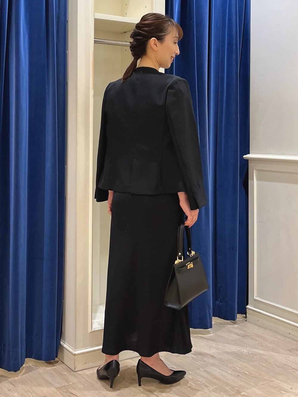 「お出かけコーデ、シアートップス、モノトーン、セットアップ、大人コーデ、大人女子、ジャケット、ジャケットスタイル、ジャケットコーデ、ノーカラージャケット、ナロースカート、ロングスカート、マーメイドスカート、ノーリーズ、キレイめ」|「NOLLEY’S Sophiの《セットアップ対応》ウォッシャブルツイルノーカラージャケット(ノーカラージャケット、ブラック系)」を使った、nol ikeoさん(骨格ウェーブ・レディース・160cm)の春コーディネートの9枚目の写真