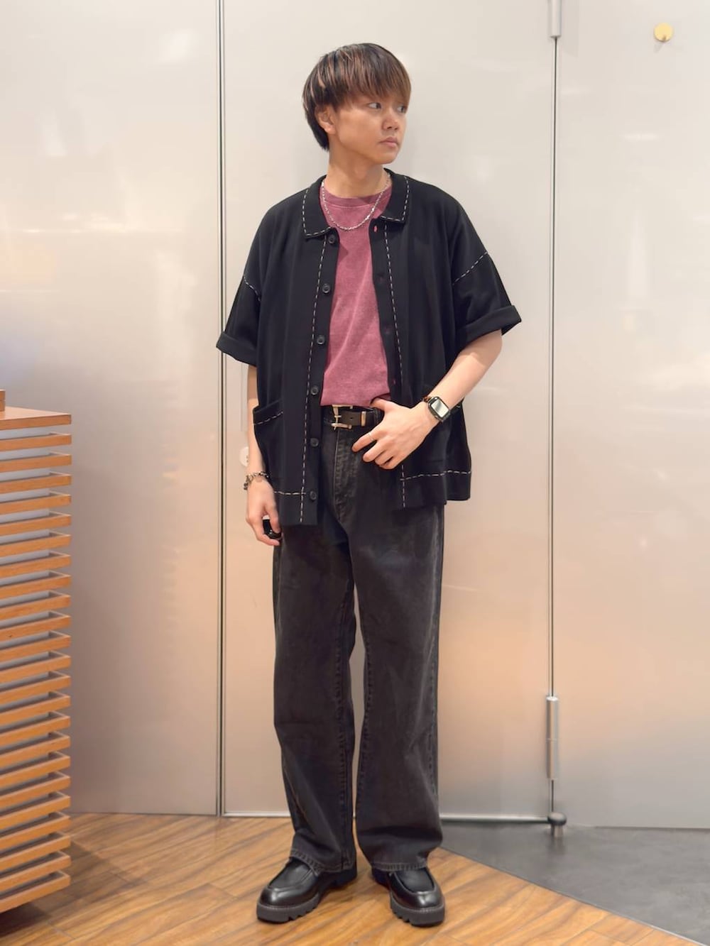 「きれいめ、差し色コーデ、ナチュラル、RAGEBLUE」|「RAGEBLUEのアンティーク風/メタルバックルリアルレザーベルト(ベルト、ブラック系)」を使った、j3t0u0さん(メンズ・174cm)の夏コーディネートの2枚目の写真