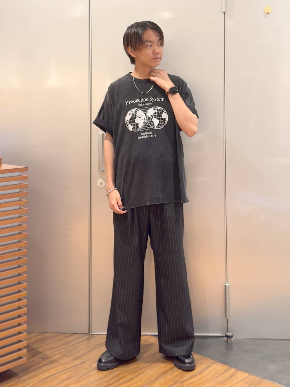 「きれいめ、差し色コーデ、ナチュラル、RAGEBLUE」|「RAGEBLUEのアンティーク風/メタルバックルリアルレザーベルト(ベルト、ブラック系)」を使った、j3t0u0さん(メンズ・174cm)の夏コーディネートの4枚目の写真