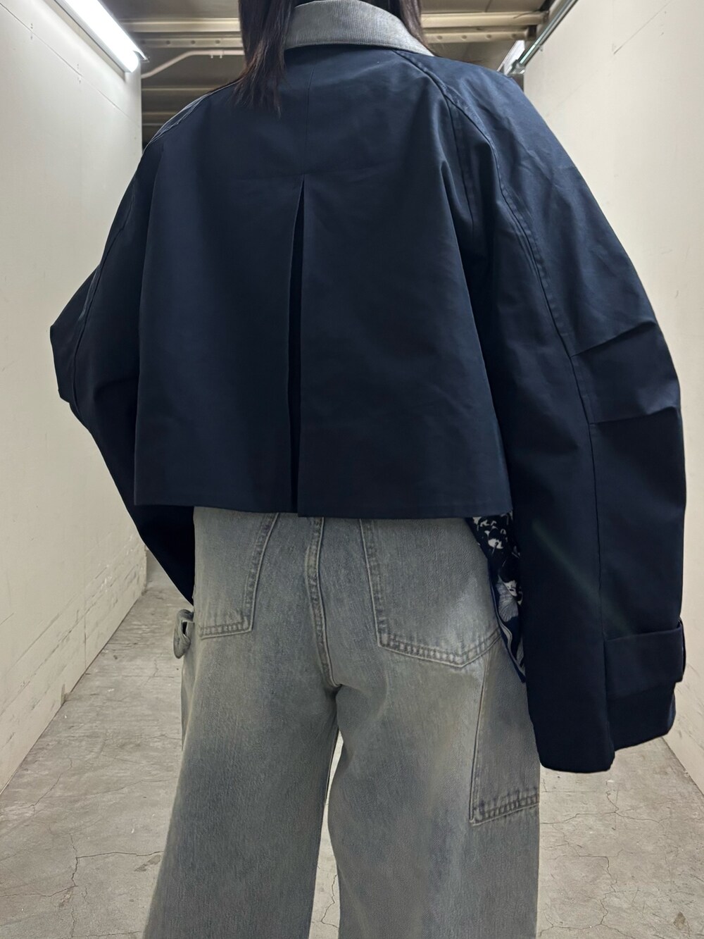 「シンプル、大人コーデ、今日のコーデ、デニム、ootd、春、ジャケット、シンプルコーデ、カジュアル、カジュアルコーデ、オトナカジュアル、おしゃれさんと繋がりたい、きれいめカジュアル、骨格ストレート、KBF」｜「KBFのBACKフレアショートジャケット（その他アウター、ブルー系）」を使った、nagisaさん（骨格ストレート・レディース・153cm）の冬コーディネートの9枚目の写真