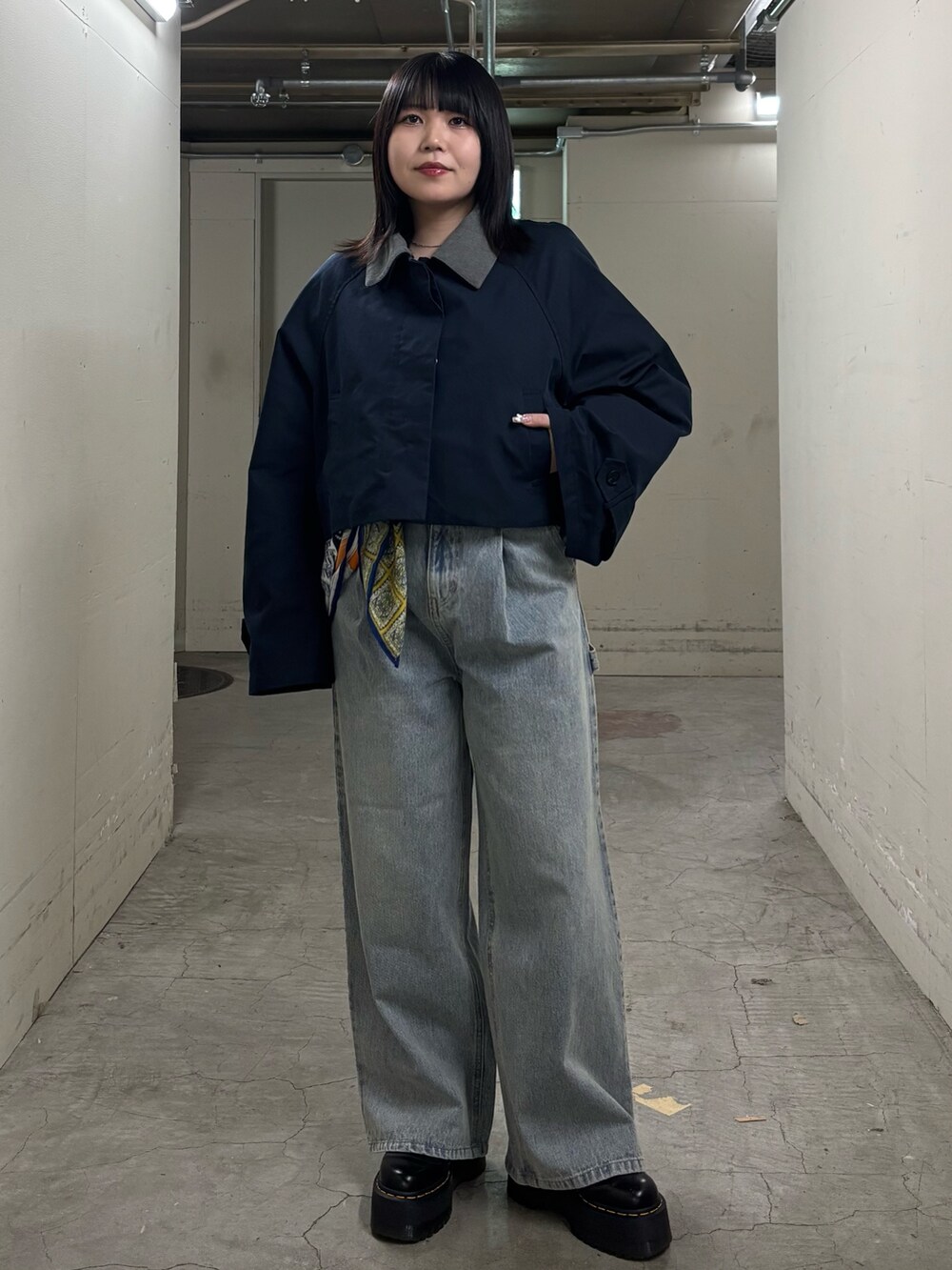 「シンプル、大人コーデ、今日のコーデ、デニム、ootd、春、ジャケット、シンプルコーデ、カジュアル、カジュアルコーデ、オトナカジュアル、おしゃれさんと繋がりたい、きれいめカジュアル、骨格ストレート、KBF」｜「KBFのBACKフレアショートジャケット（その他アウター、ブルー系）」を使った、nagisaさん（骨格ストレート・レディース・153cm）の冬コーディネートの3枚目の写真