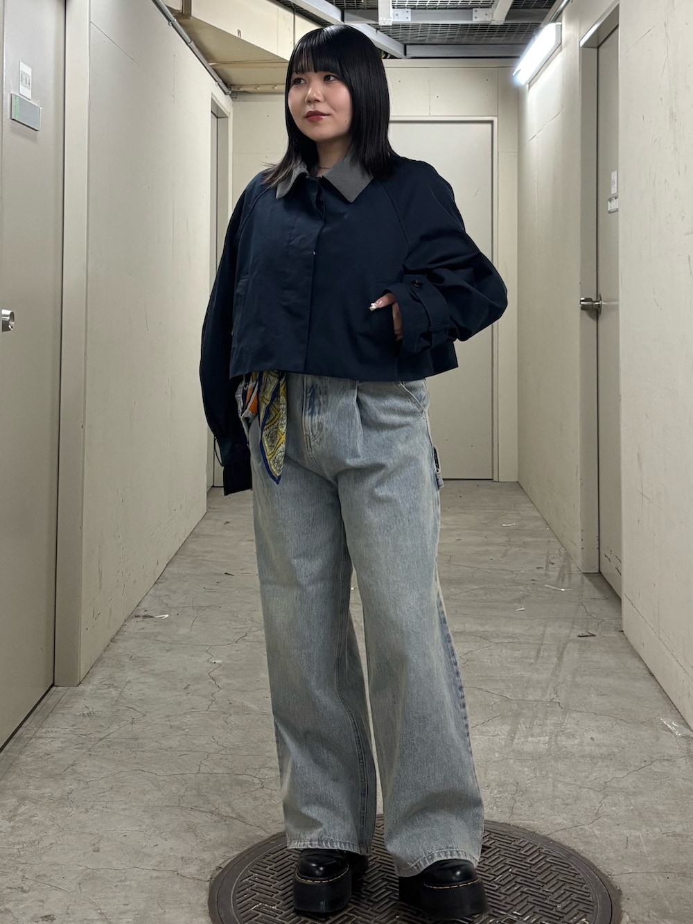 「シンプル、大人コーデ、今日のコーデ、デニム、ootd、春、ジャケット、シンプルコーデ、カジュアル、カジュアルコーデ、オトナカジュアル、おしゃれさんと繋がりたい、きれいめカジュアル、骨格ストレート、KBF」｜「KBFのBACKフレアショートジャケット（その他アウター、ブルー系）」を使った、nagisaさん（骨格ストレート・レディース・153cm）の冬コーディネートの4枚目の写真